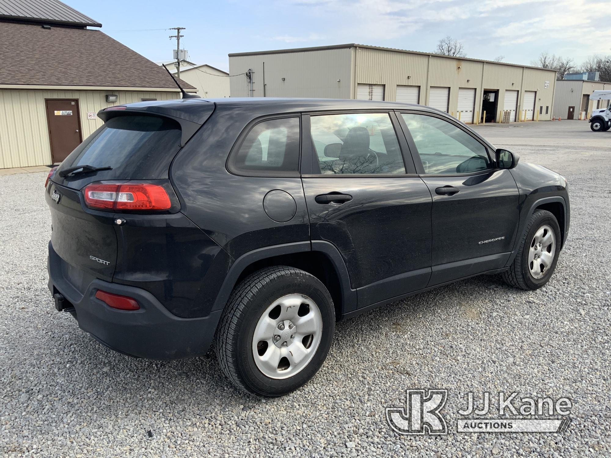 (Fort Wayne, IN) 2015 Jeep Cherokee 4x4 4-Door Sport Utility Vehicle Runs & Moves