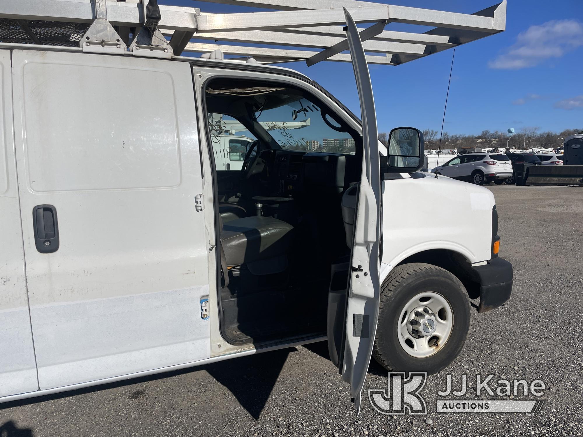 (Plymouth Meeting, PA) 2009 Chevrolet Express G3500 Cargo Van Runs & Moves, Low Fuel, Body & Rust Da