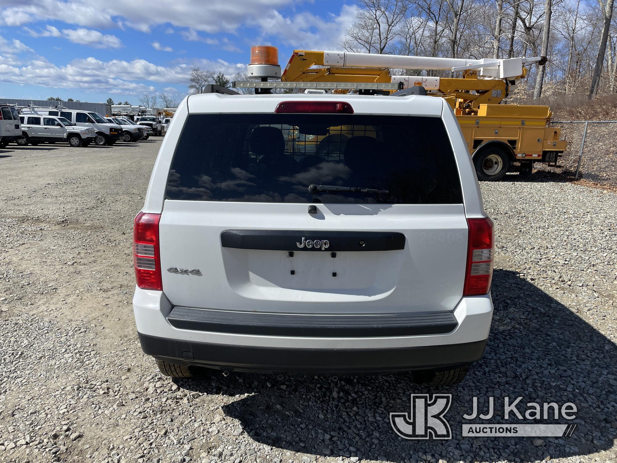 (Shrewsbury, MA) 2015 Jeep Patriot 4x4 4-Door Sport Utility Vehicle Runs & Moves) (Check Engine Ligh