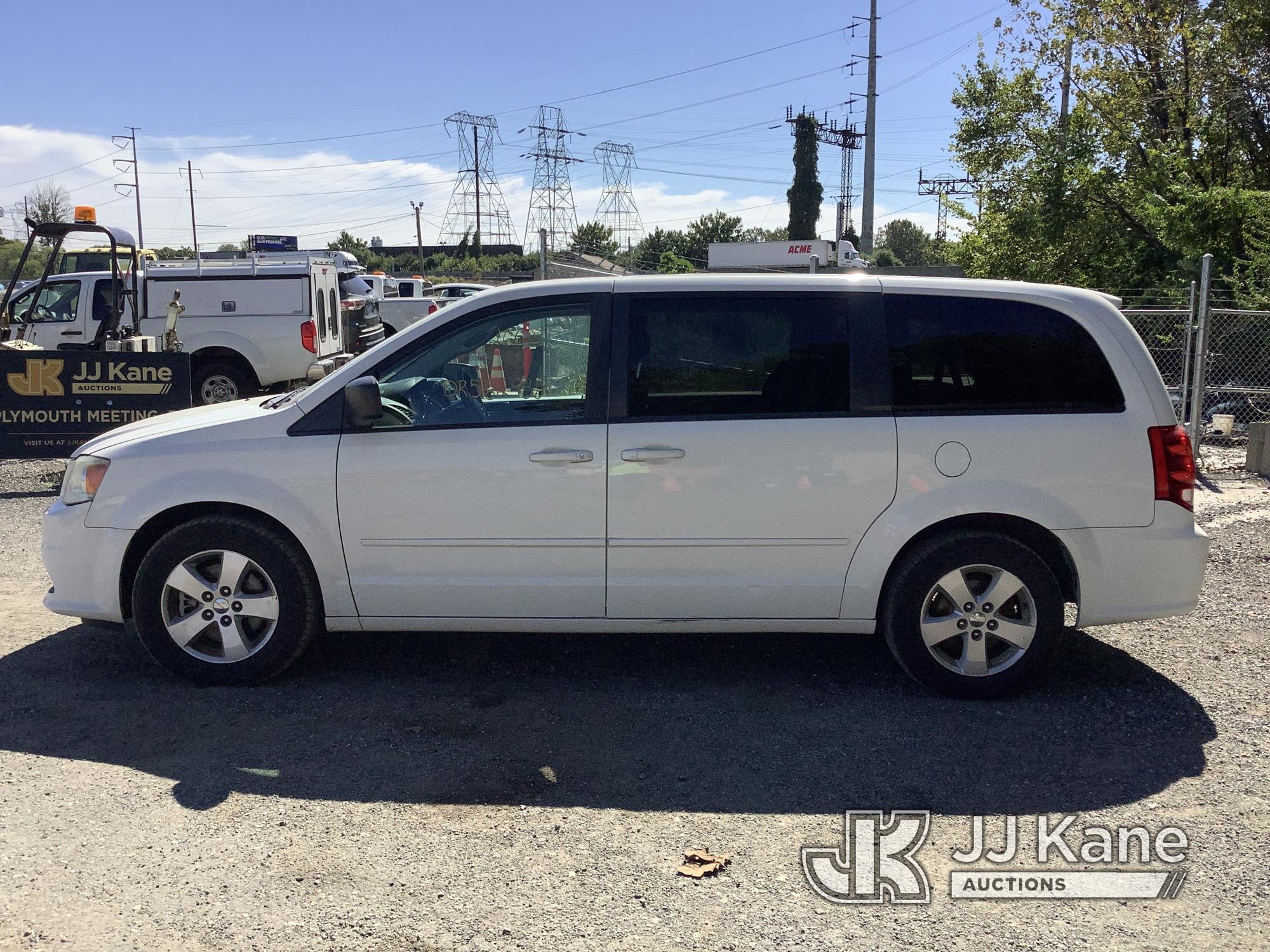 (Plymouth Meeting, PA) 2013 Dodge Grand Caravan Mini Passenger Van Runs & Moves, Body & Rust Damage