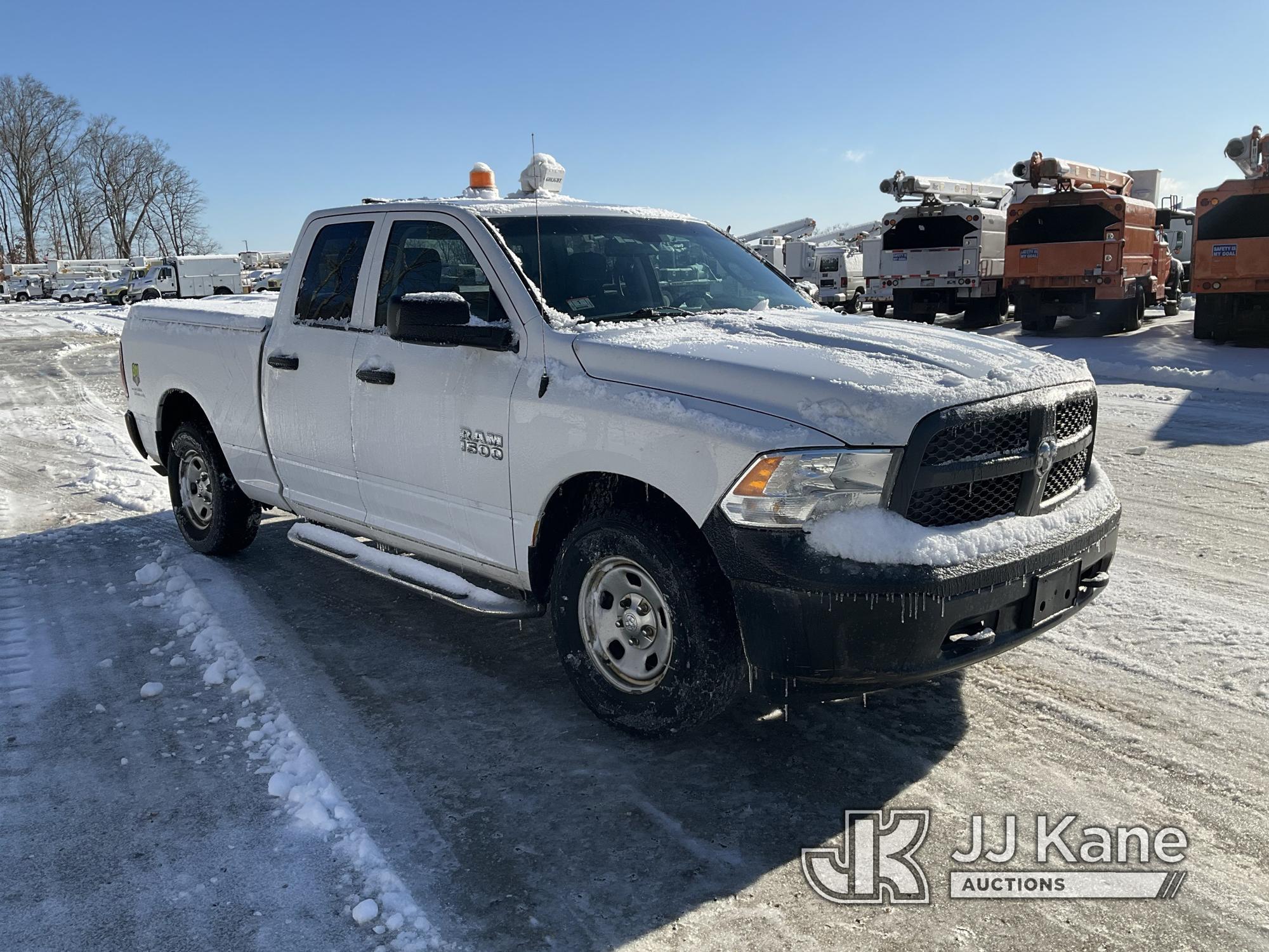 (Shrewsbury, MA) 2014 RAM 1500 4x4 Extended-Cab Pickup Truck Runs & Moves) (Rust Damage