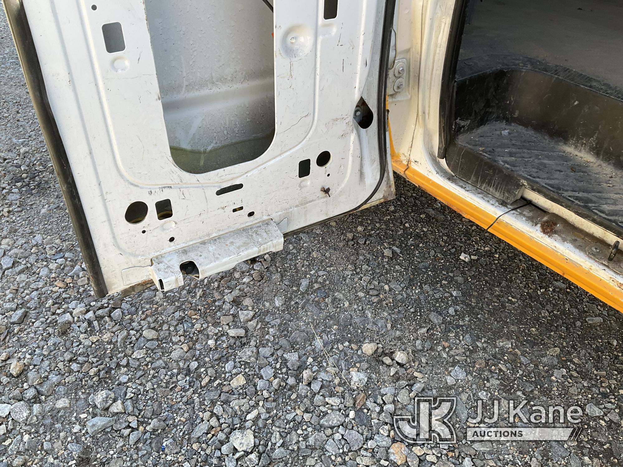 (Shrewsbury, MA) 2002 Ford E250 Cargo Van Runs & Moves) (Rust Damage, Worn Drivers Side Door Handle
