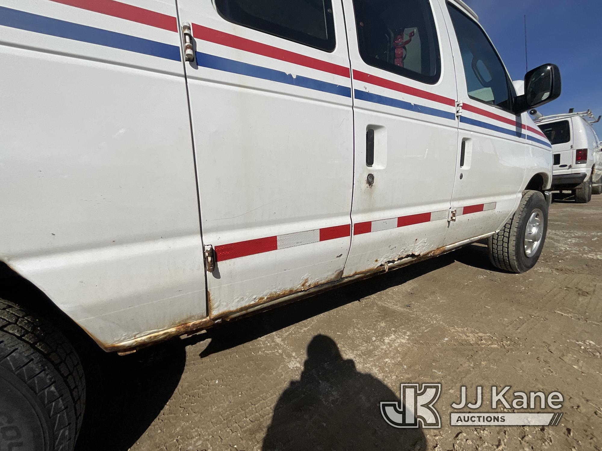 (Munroe Falls, OH) 2012 Ford E350 Cargo Van Runs & Moves) (Rust Damage