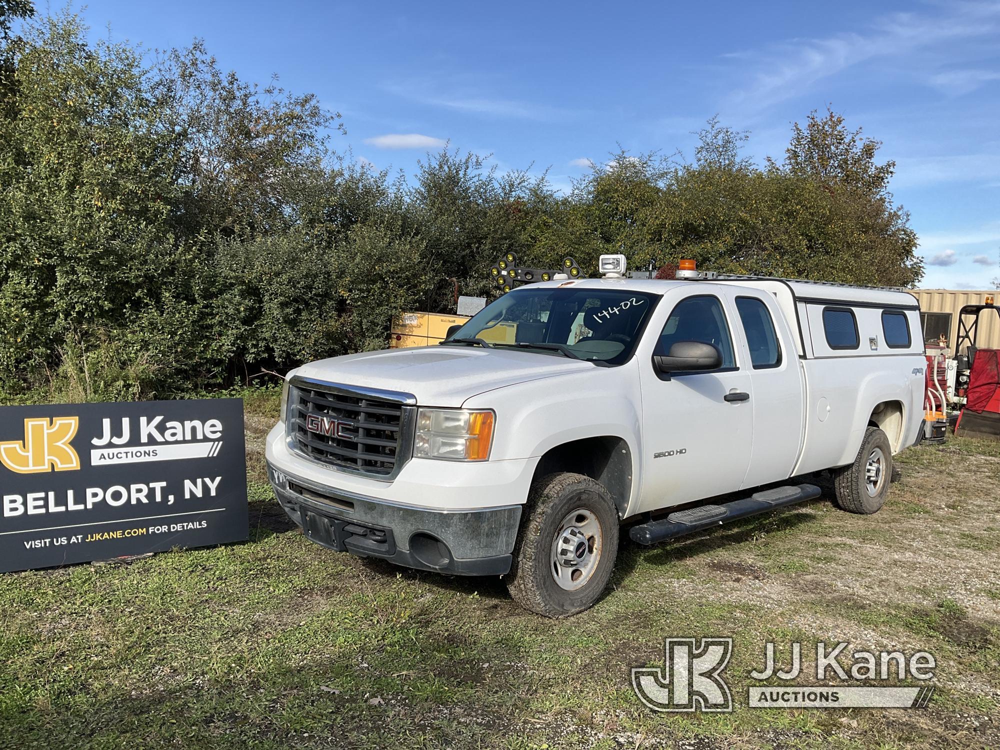 (Bellport, NY) 2010 GMC Sierra 2500HD 4x4 Extended-Cab Pickup Truck Runs & Moves, Body & Rust Damage