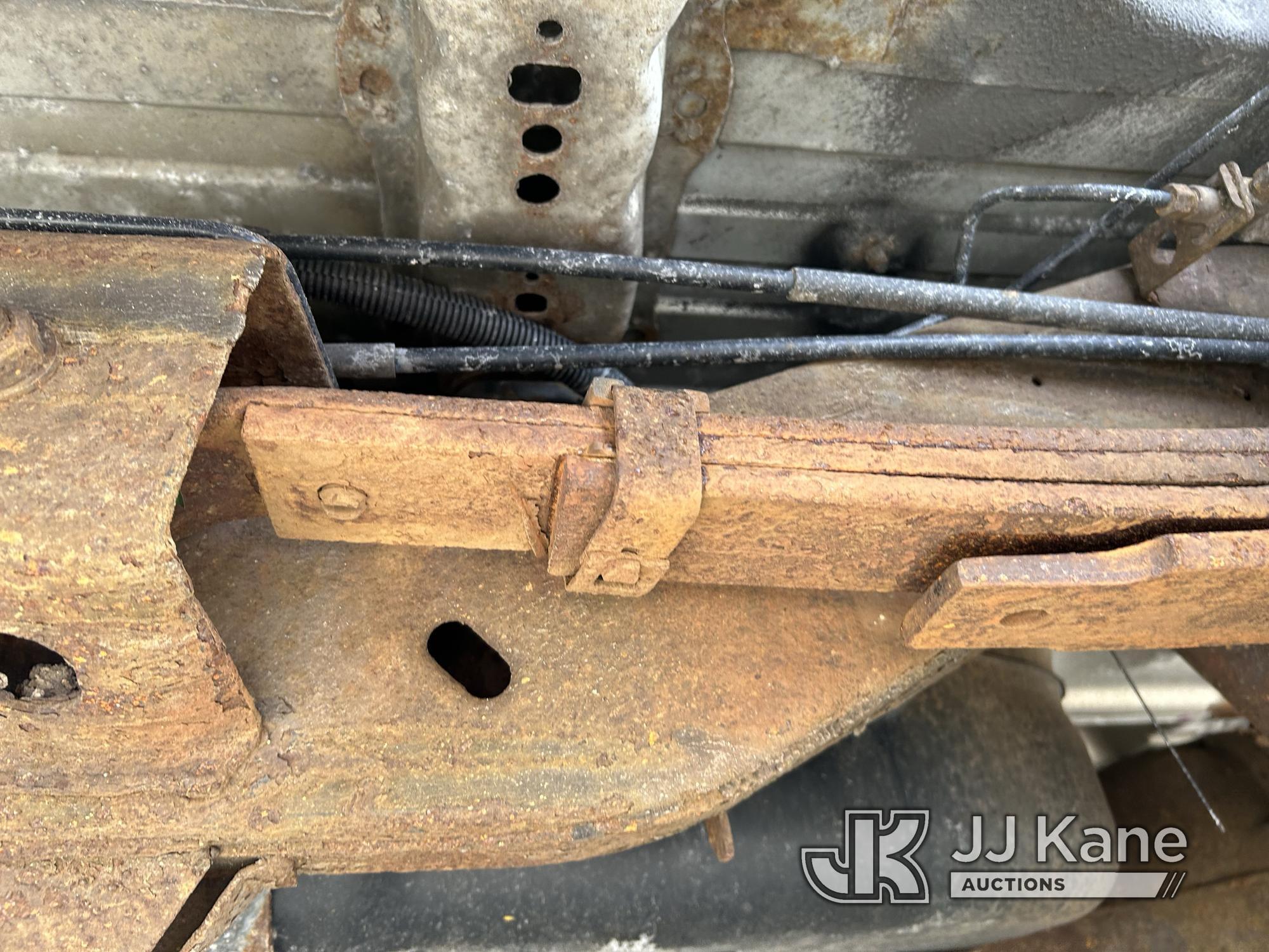 (Shrewsbury, MA) 2010 GMC Savana G2500 Cargo Van Runs & Moves) (Body & Rust Damage