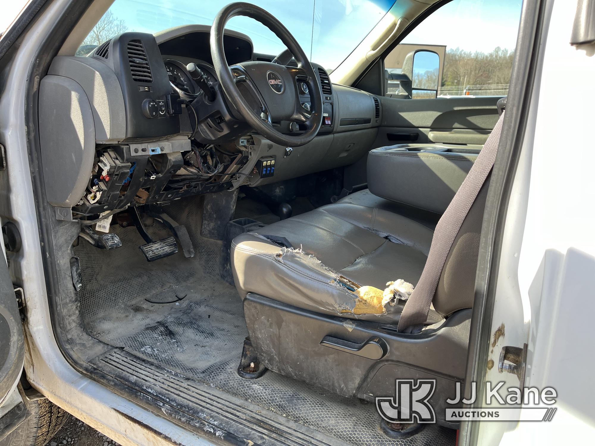 (Smock, PA) 2011 GMC Sierra 3500HD 4x4 Pickup Truck Runs & Moves, Body, Rust & Paint Damage