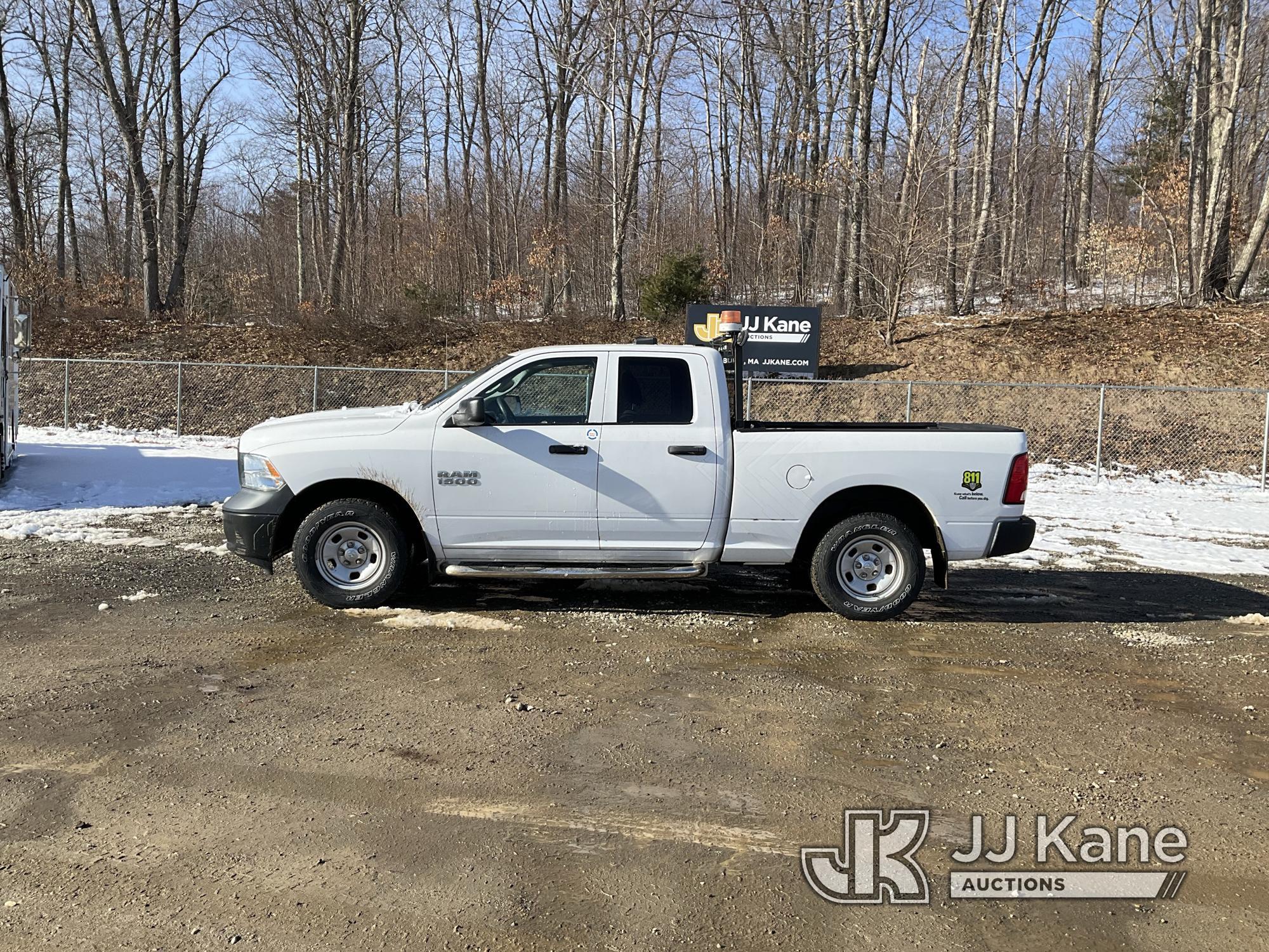 (Shrewsbury, MA) 2015 RAM 1500 4x4 Extended-Cab Pickup Truck Runs & Moves) (Rust Damage