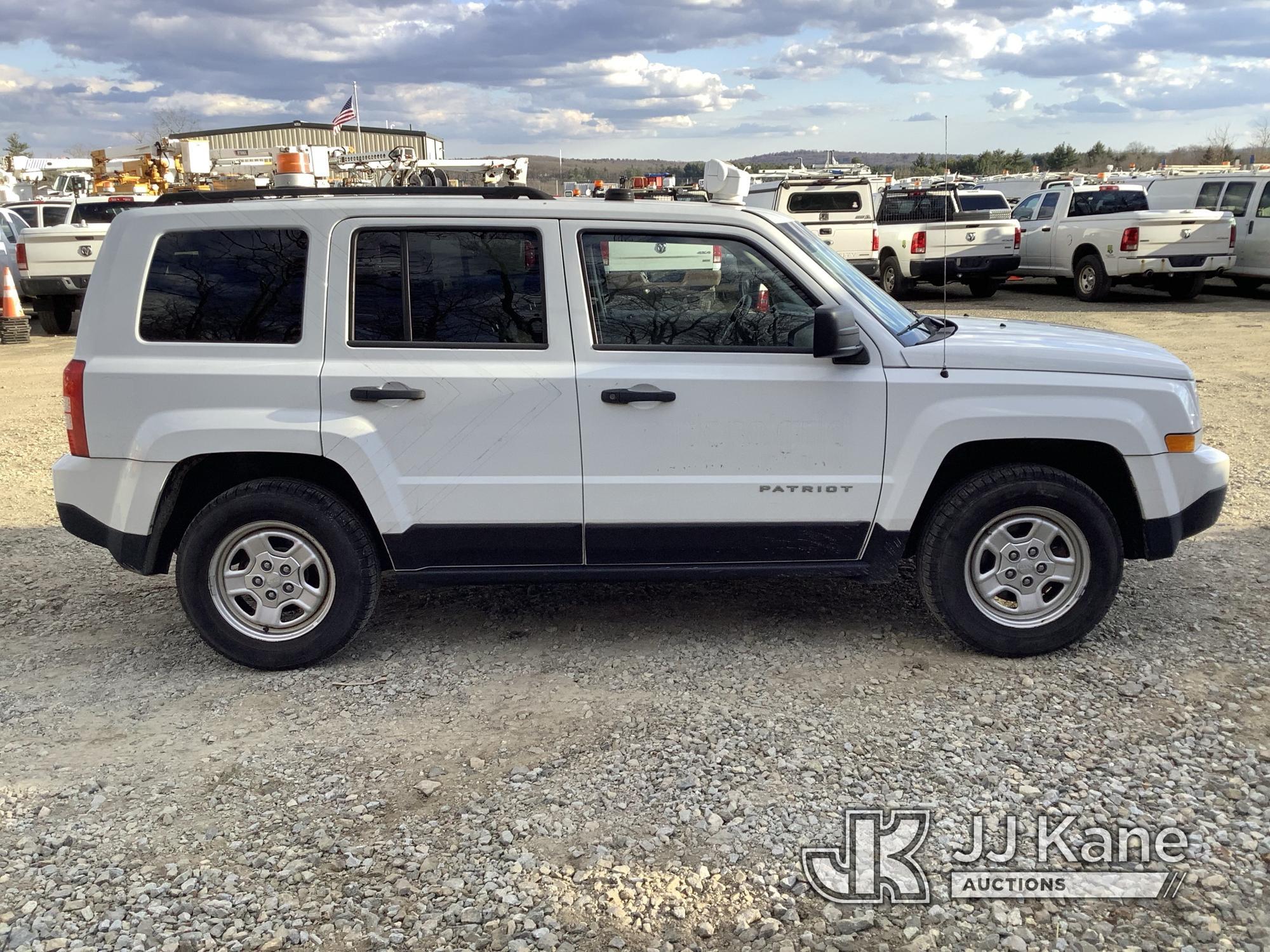 (Shrewsbury, MA) 2015 Jeep Patriot 4x4 4-Door Sport Utility Vehicle Runs & Moves) (Rust Damage