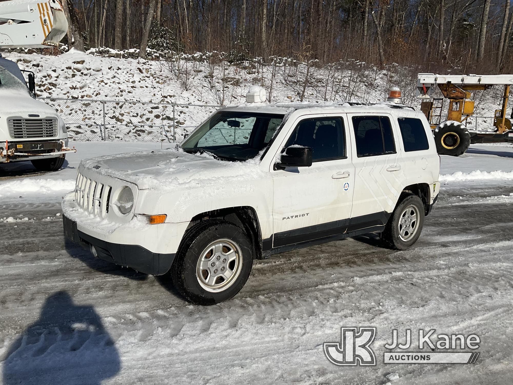 (Shrewsbury, MA) 2013 Jeep Patriot 4x4 4-Door Sport Utility Vehicle Runs & Moves) (Check Engine Ligh