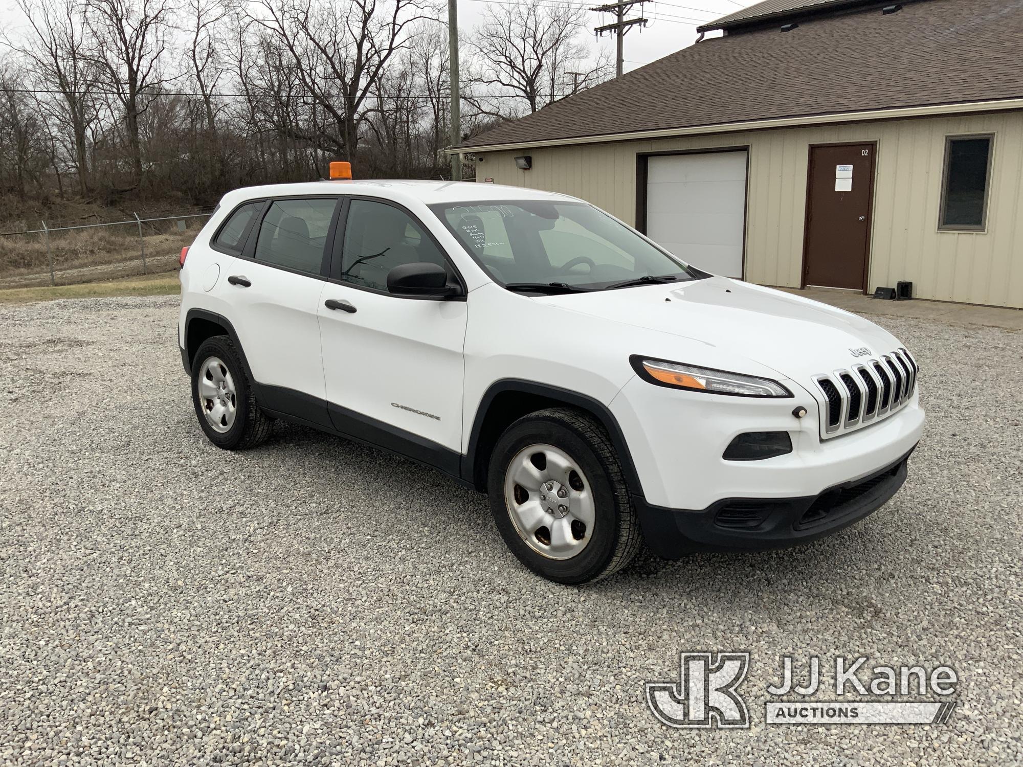 (Fort Wayne, IN) 2015 Jeep Cherokee 4x4 4-Door Sport Utility Vehicle Runs & Moves