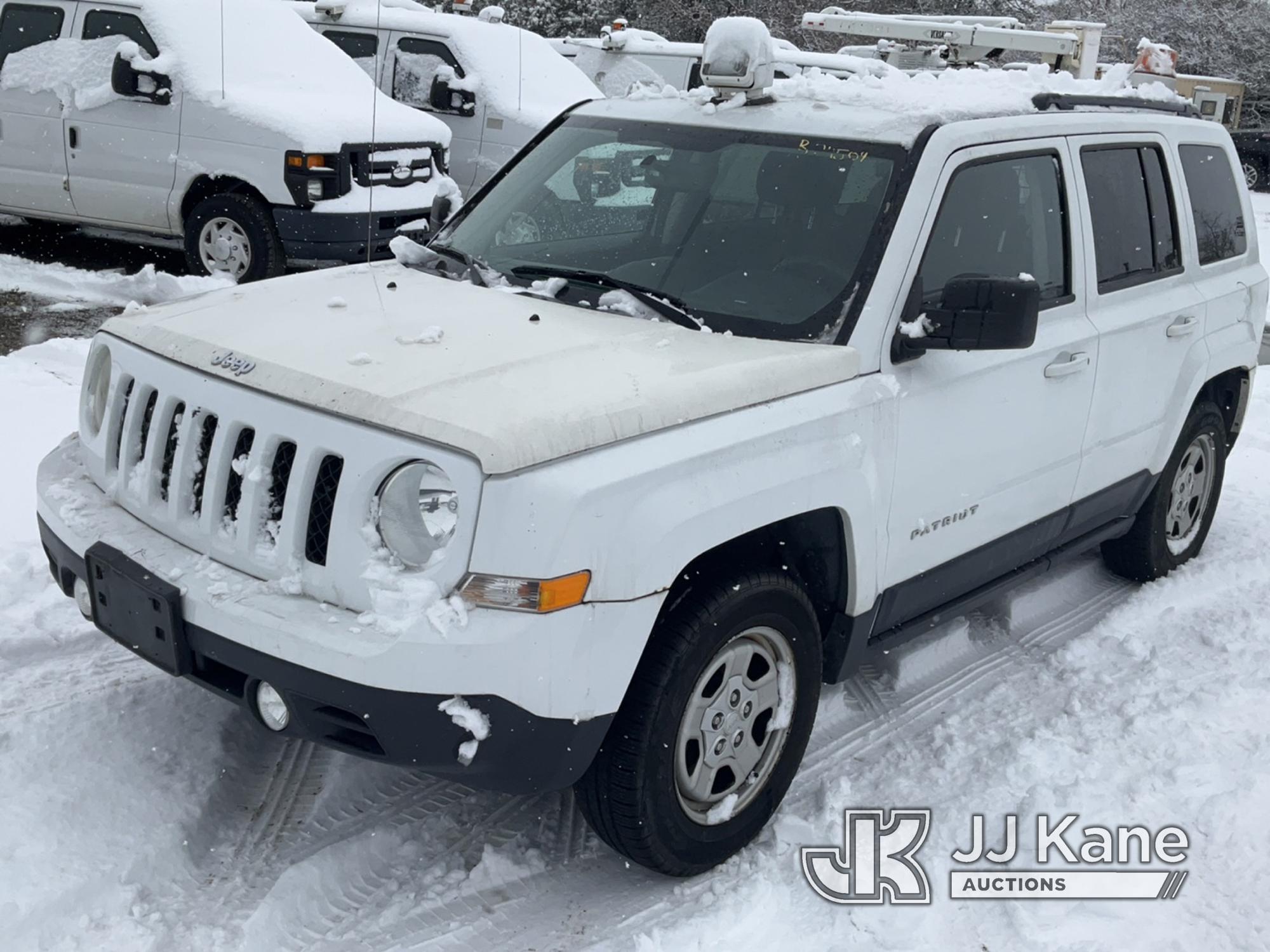 (Bellport, NY) 2015 Jeep Patriot 4x4 4-Door Sport Utility Vehicle Runs & Moves, Engine Light On, Bod