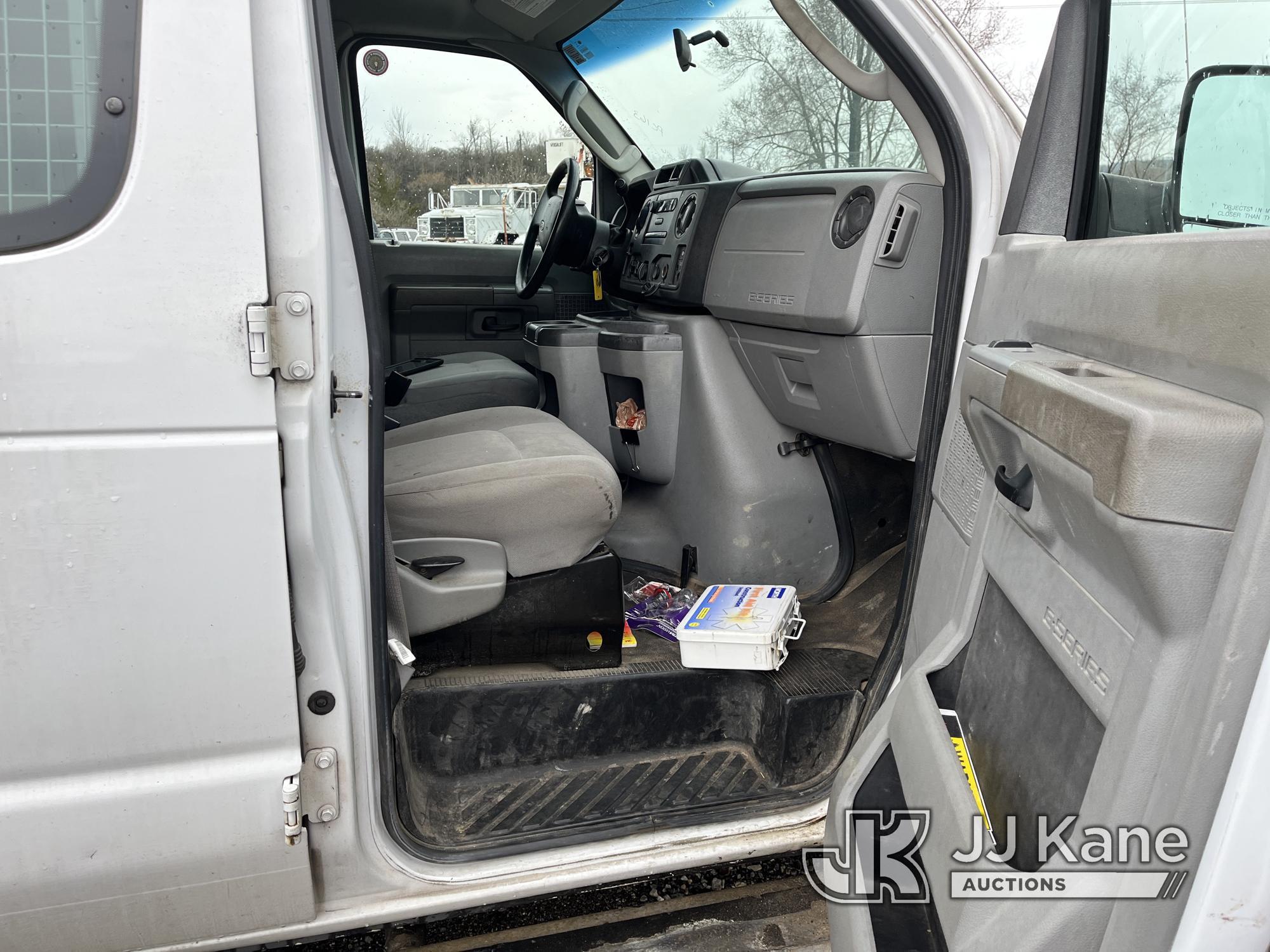 (Plymouth Meeting, PA) 2013 Ford E250 Cargo Van Runs & Moves, Body & Rust Damage