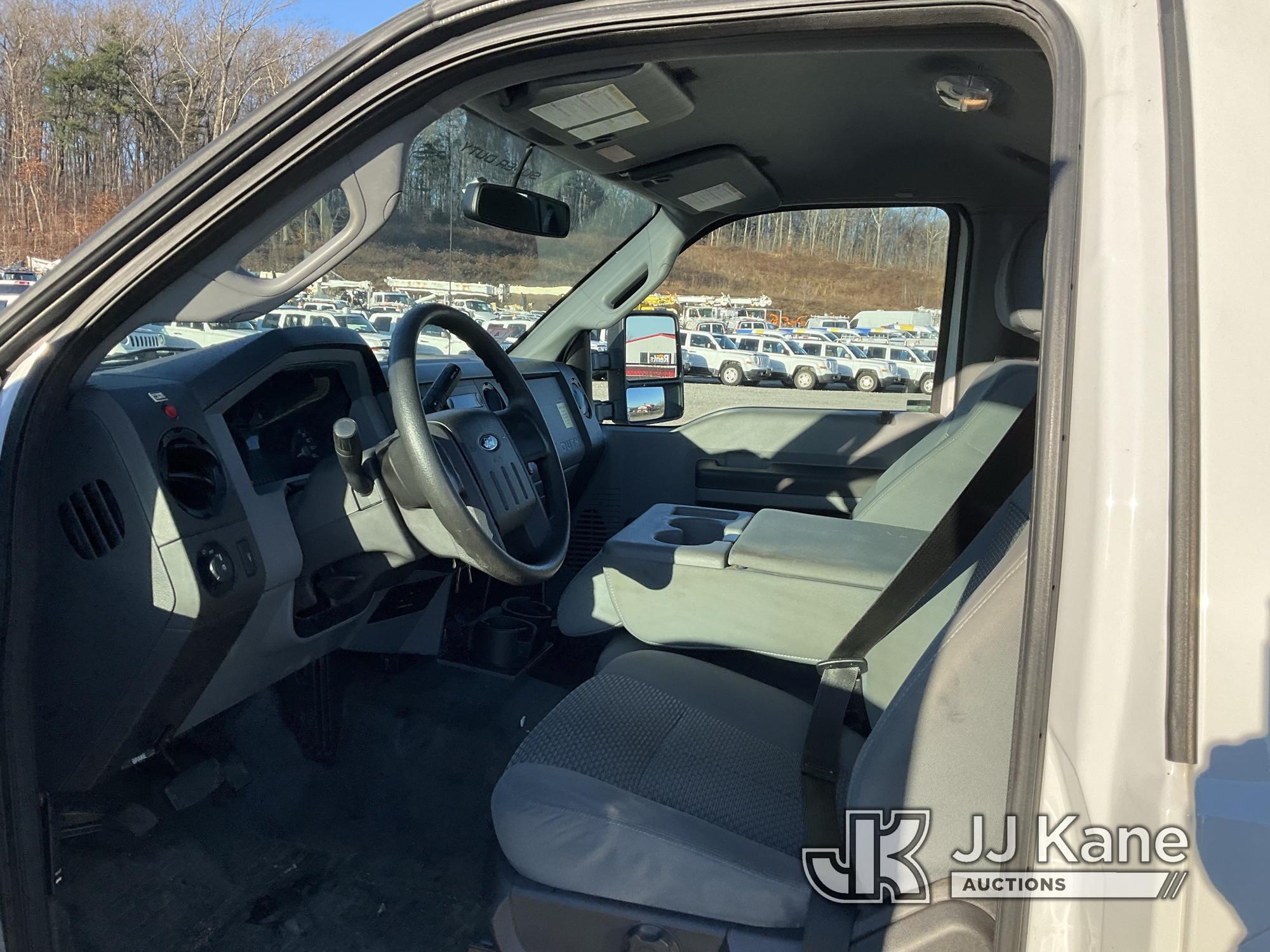 (Shrewsbury, MA) 2015 Ford F250 4x4 Pickup Truck Runs & Moves) (Body & Rust Damage