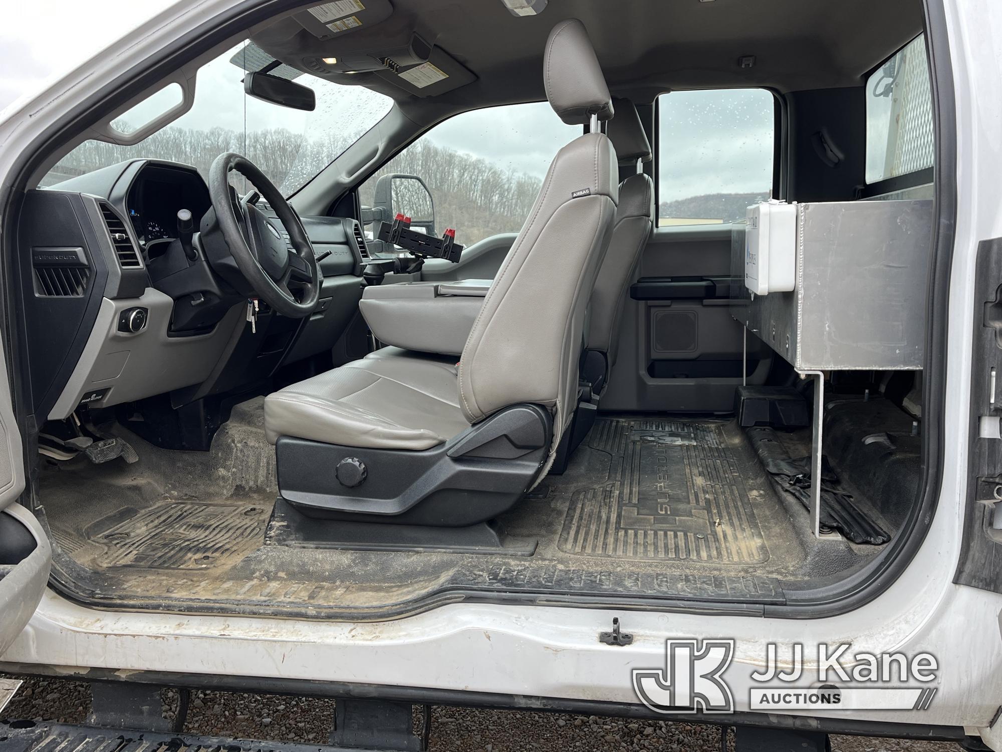 (Smock, PA) 2017 Ford F250 4x4 Extended-Cab Pickup Truck Runs & Moves, Rust Damage