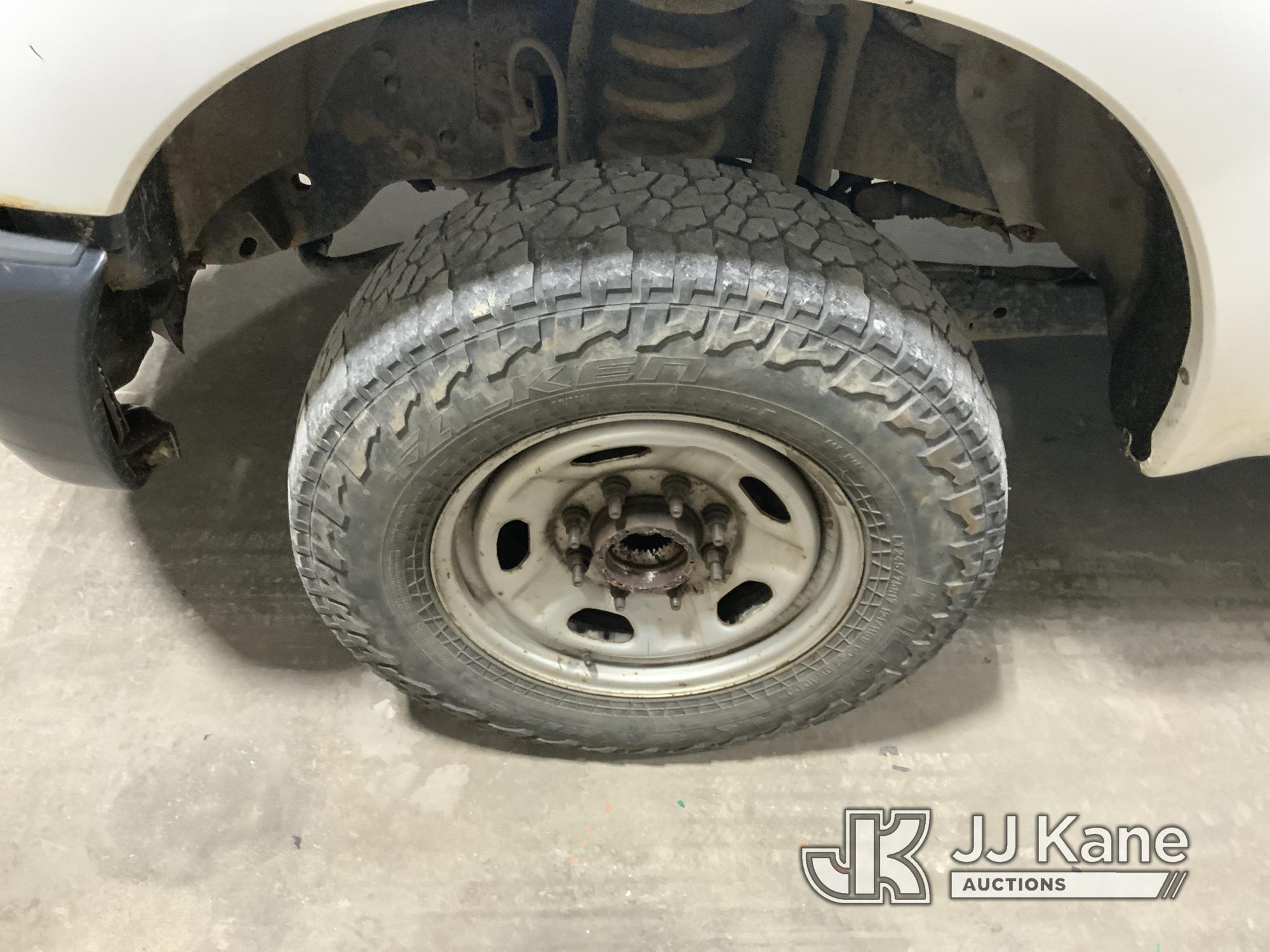 (Fort Wayne, IN) 2014 Ford F250 4x4 Crew-Cab Pickup Truck Runs & Moves) (Engine Noise, Body Damage,