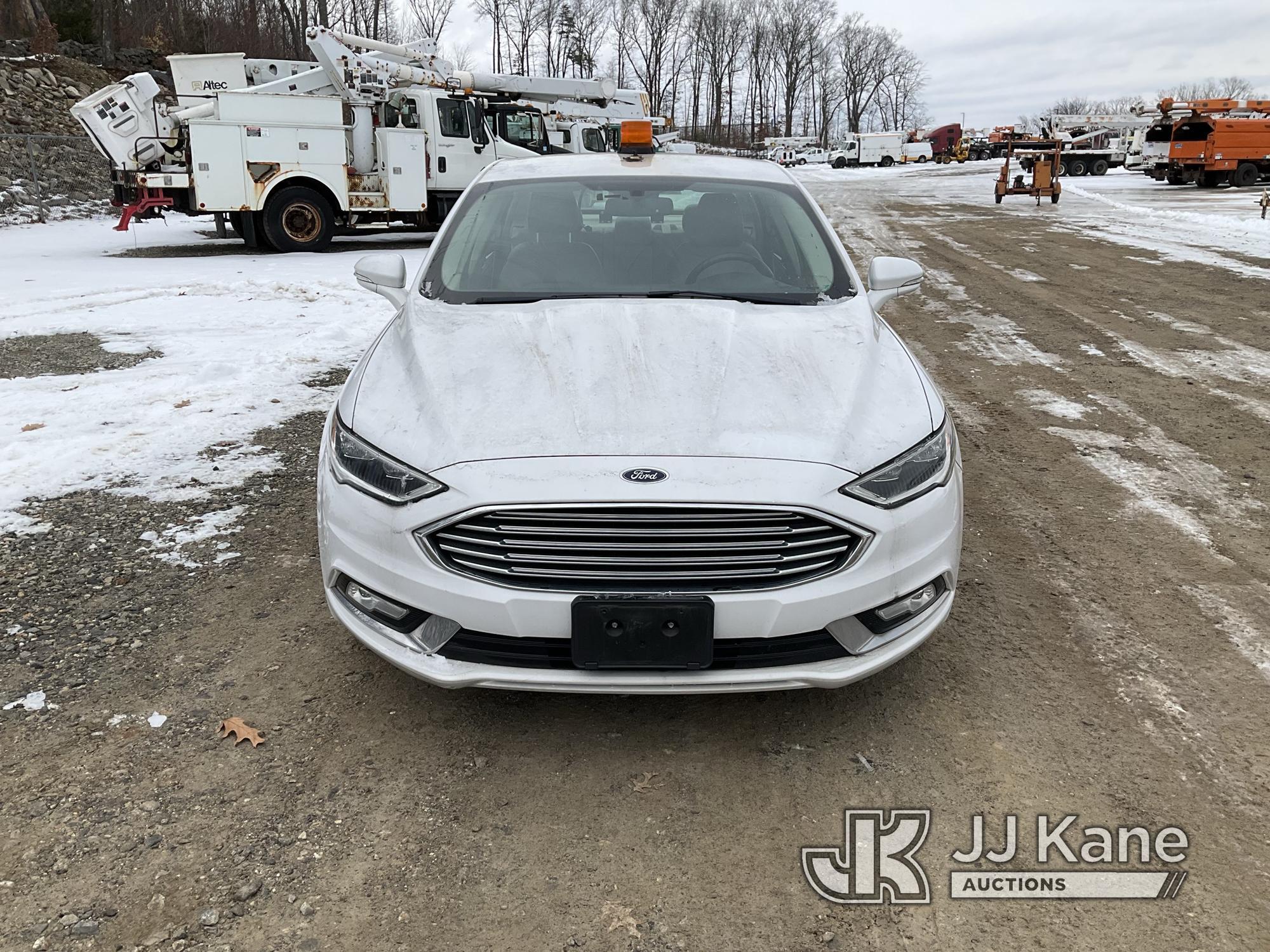 (Shrewsbury, MA) 2017 Ford Fusion Energi Hybrid 4-Door Sedan Runs & Moves) (Rust Damage