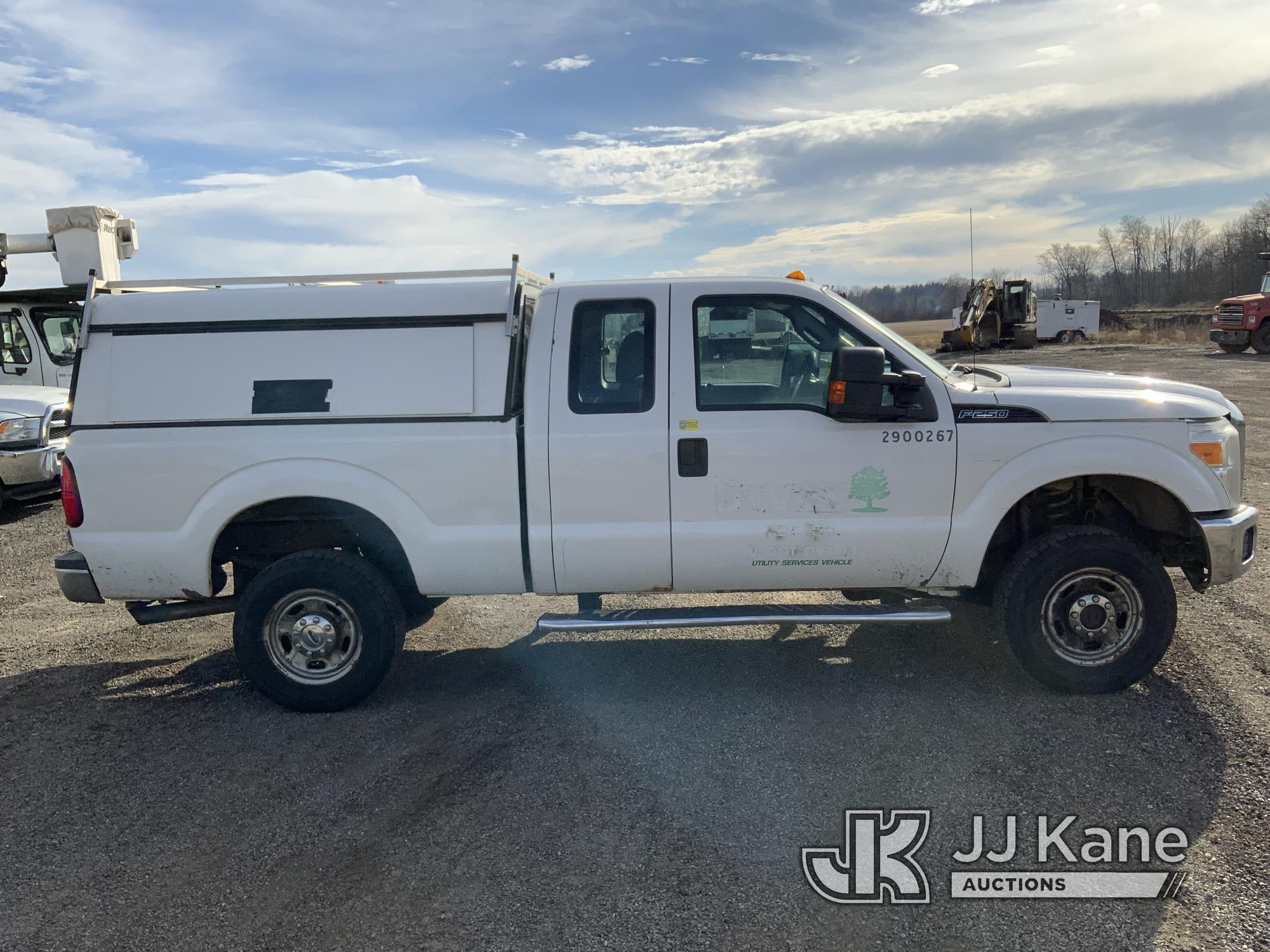 (Ashland, OH) 2015 Ford F250 4x4 Extended-Cab Pickup Truck Runs & Moves) (Check Engine Light On, Rus