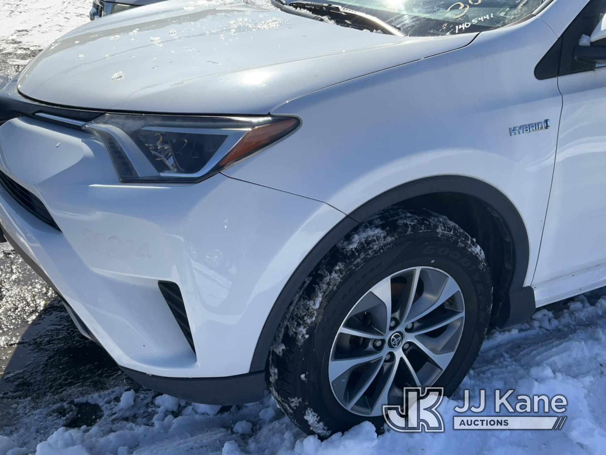 (Bellport, NY) 2017 Toyota RAV4 Hybrid 4-Door Sport Utility Vehicle Wrecked, Run & Moves, Rear Axle