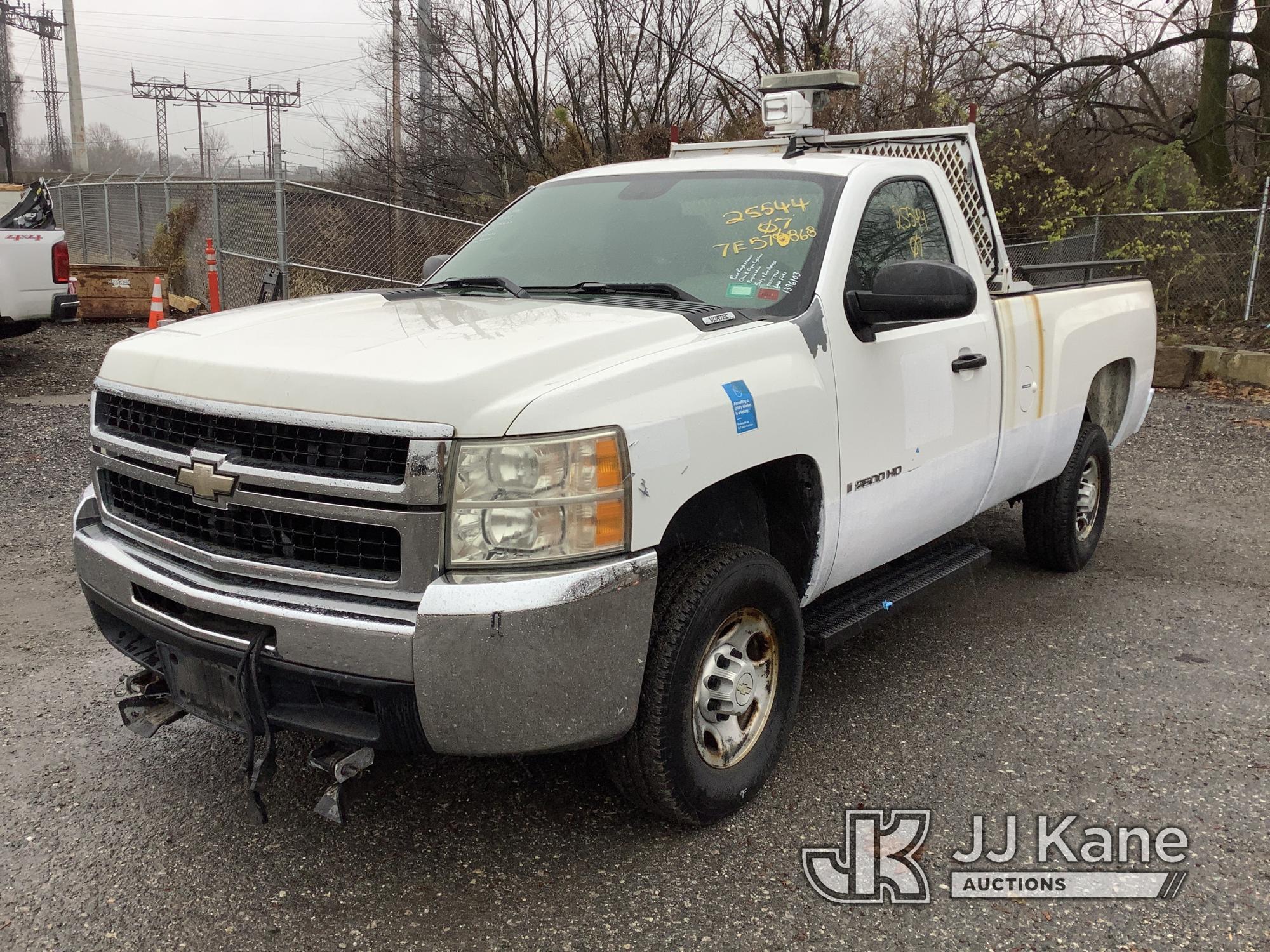 (Plymouth Meeting, PA) 2007 Chevrolet Silverado 2500HD 4x4 Pickup Truck Runs & Moves, Engine Light O