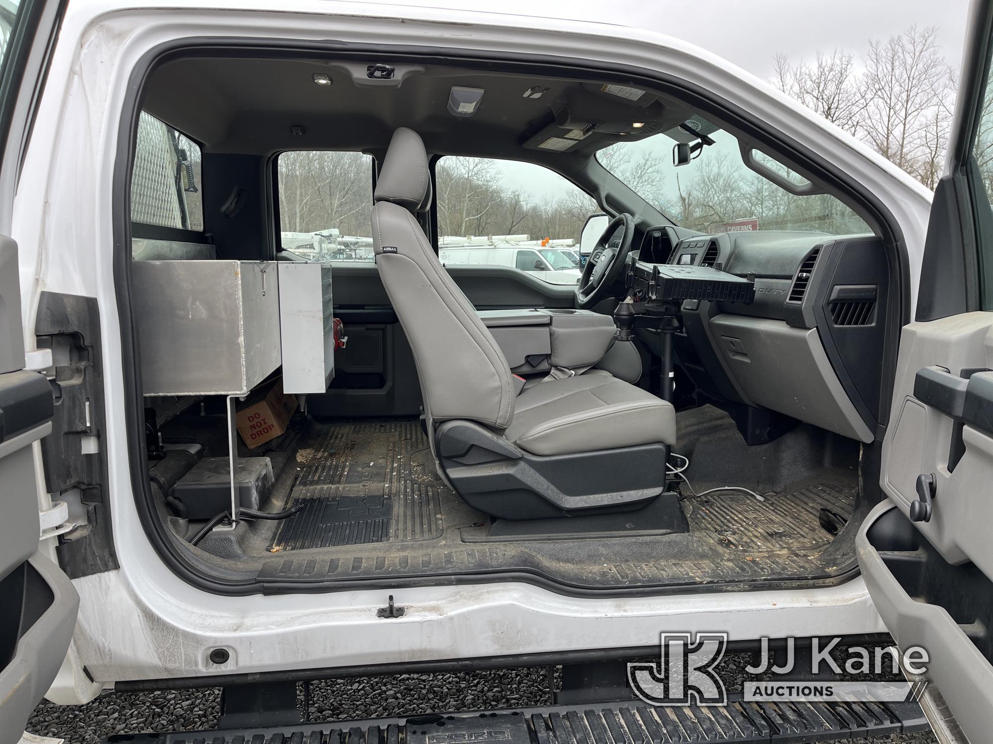 (Smock, PA) 2017 Ford F250 4x4 Extended-Cab Pickup Truck Runs & Moves, Rust Damage