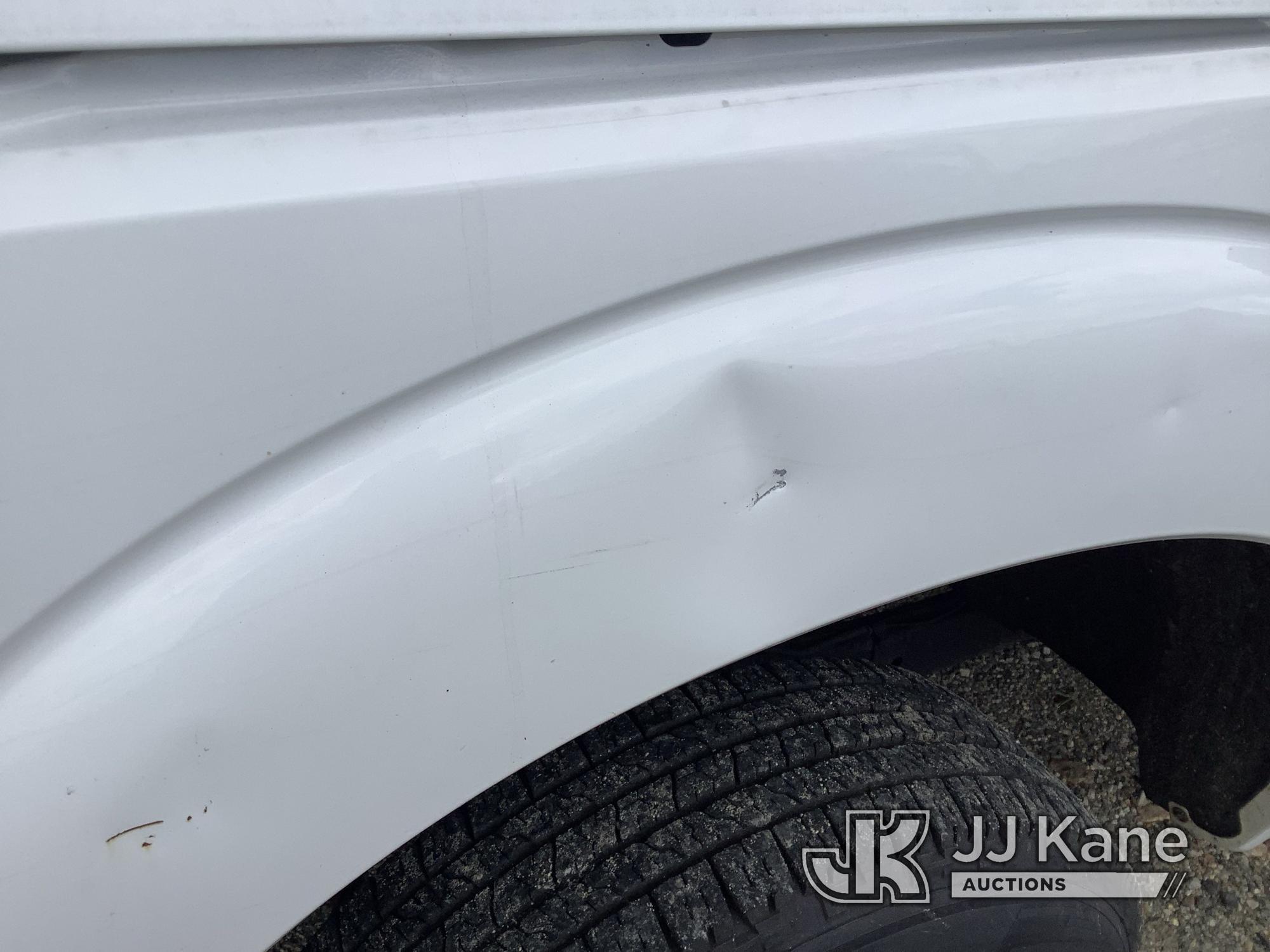 (Shrewsbury, MA) 2013 Ford F250 4x4 Crew-Cab Pickup Truck Runs & Moves) (Body Damage, Damaged Passen