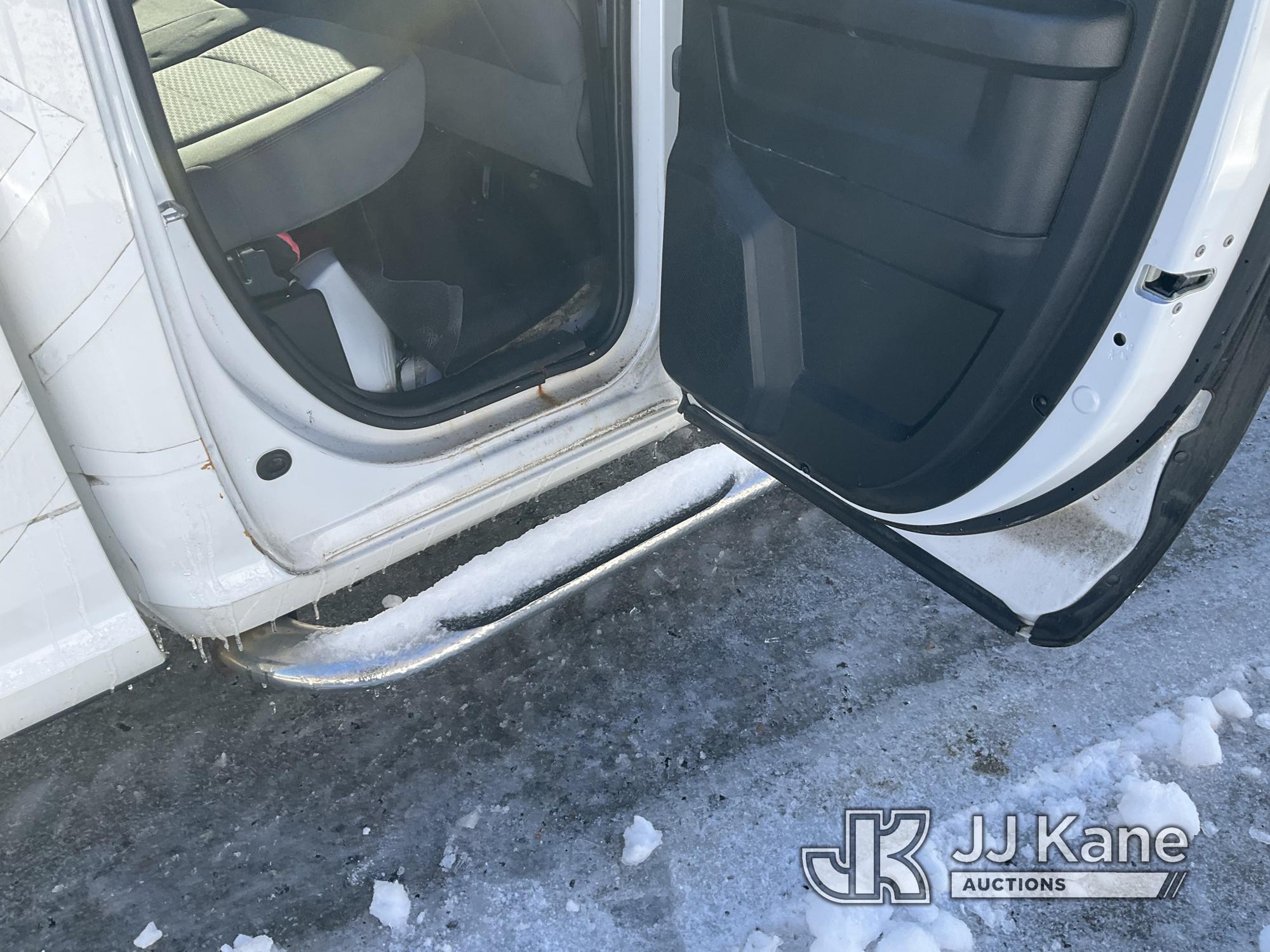 (Shrewsbury, MA) 2014 RAM 1500 4x4 Extended-Cab Pickup Truck Runs & Moves) (Rust Damage