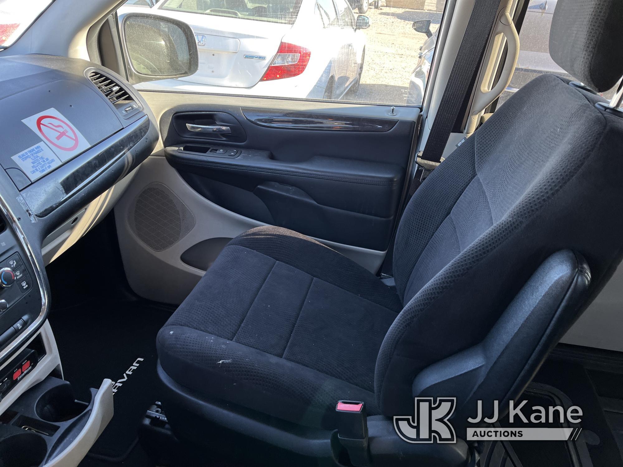 (Plymouth Meeting, PA) 2013 Dodge Grand Caravan Mini Passenger Van Runs & Moves, Body & Rust Damage,