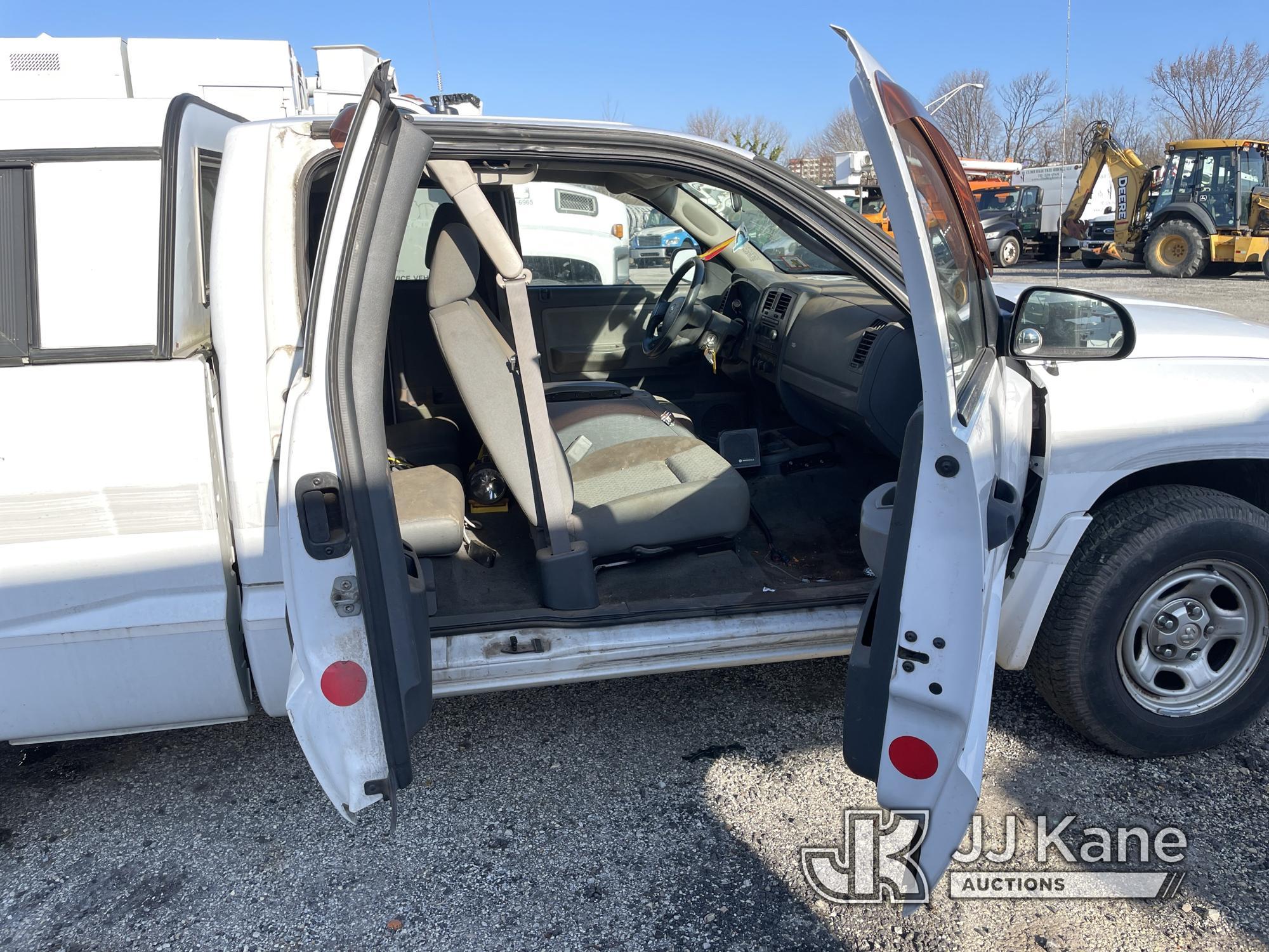 (Plymouth Meeting, PA) 2007 Dodge Dakota Extended-Cab Pickup Truck Runs & Moves, No Brakes, Abs Ligh