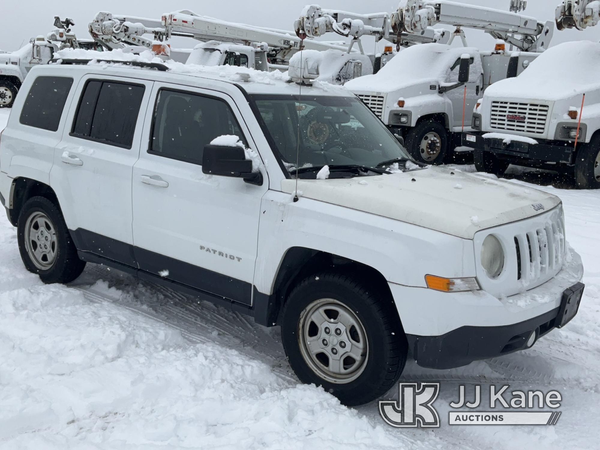 (Bellport, NY) 2015 Jeep Patriot 4x4 4-Door Sport Utility Vehicle Runs & Moves, Engine Light On, Bod