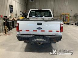 (Fort Wayne, IN) 2014 Ford F250 4x4 Crew-Cab Pickup Truck Runs & Moves) (Engine Noise, Body Damage,