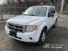 2010 Ford Escape 4x4 4-Door Sport Utility Vehicle Runs & Moves, Traction Control Light On, Low Fuel,