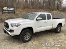 2017 Toyota Tacoma 4x4 Extended-Cab Pickup Truck Runs & Moves) (Rust Damage