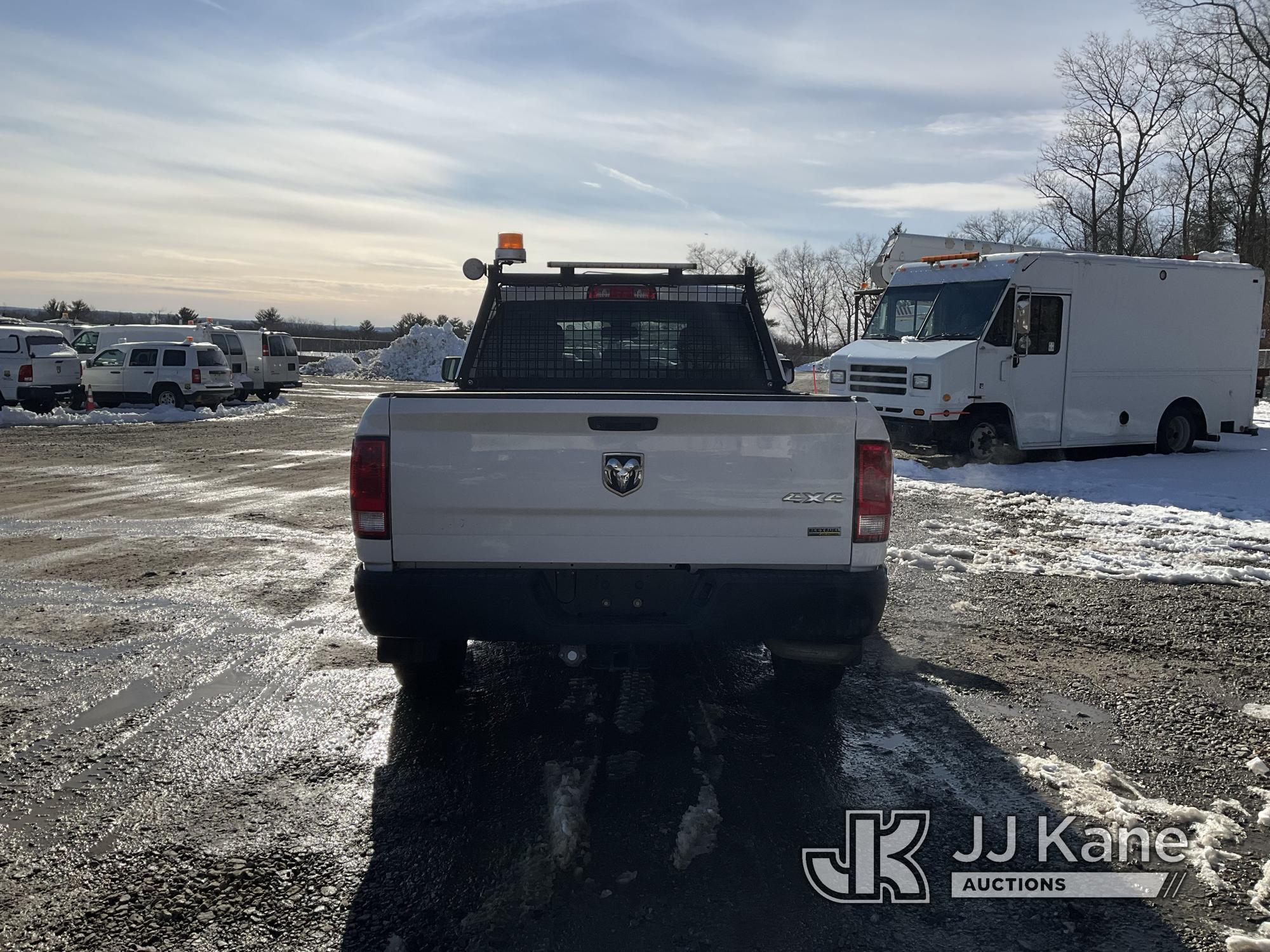 (Shrewsbury, MA) 2015 RAM 1500 4x4 Extended-Cab Pickup Truck Runs & Moves) (Rust Damage