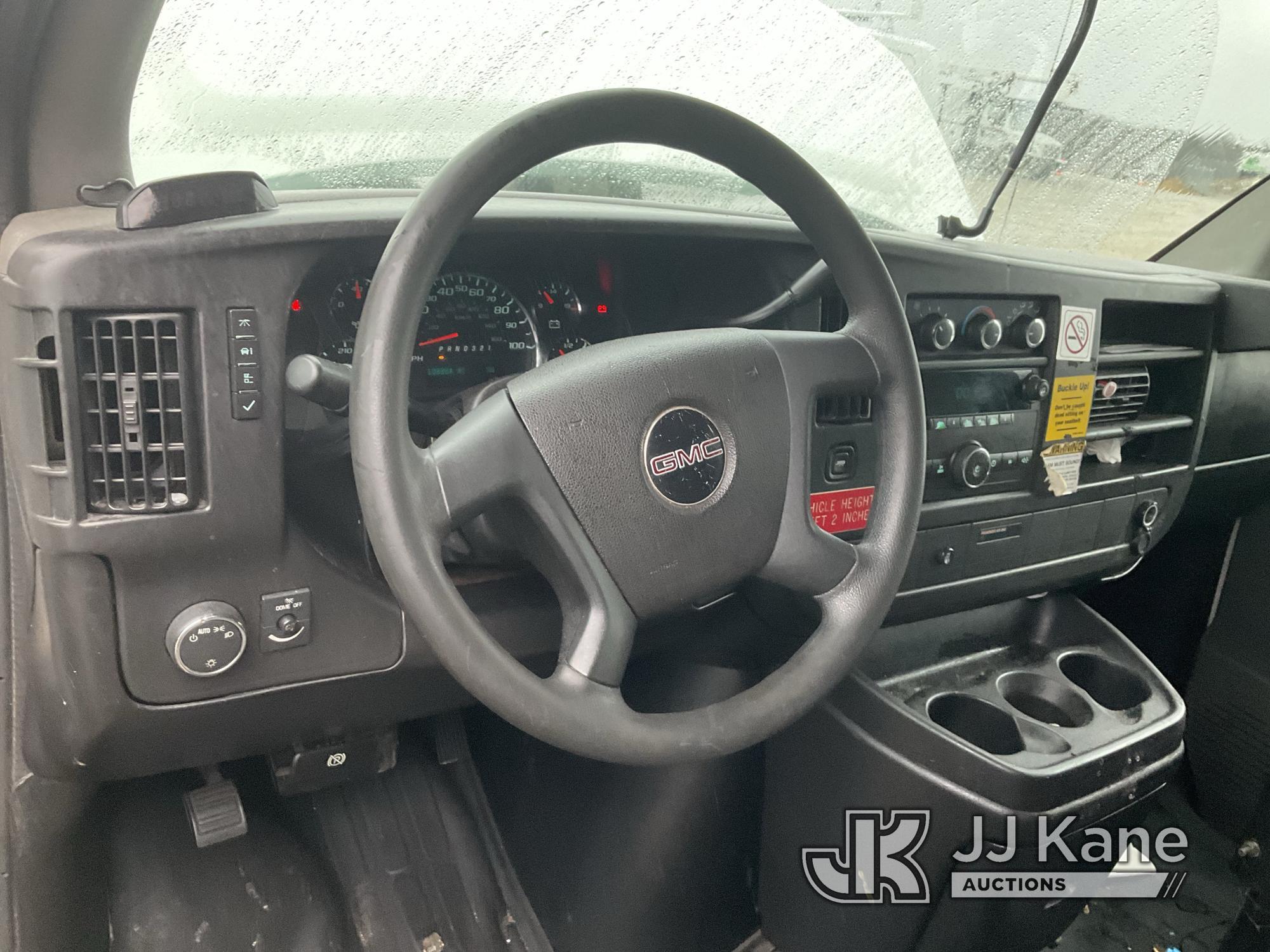 (Shrewsbury, MA) 2013 GMC Savana G1500 AWD Cargo Van Runs & Moves) (Sporadically Starts, Bad Battery