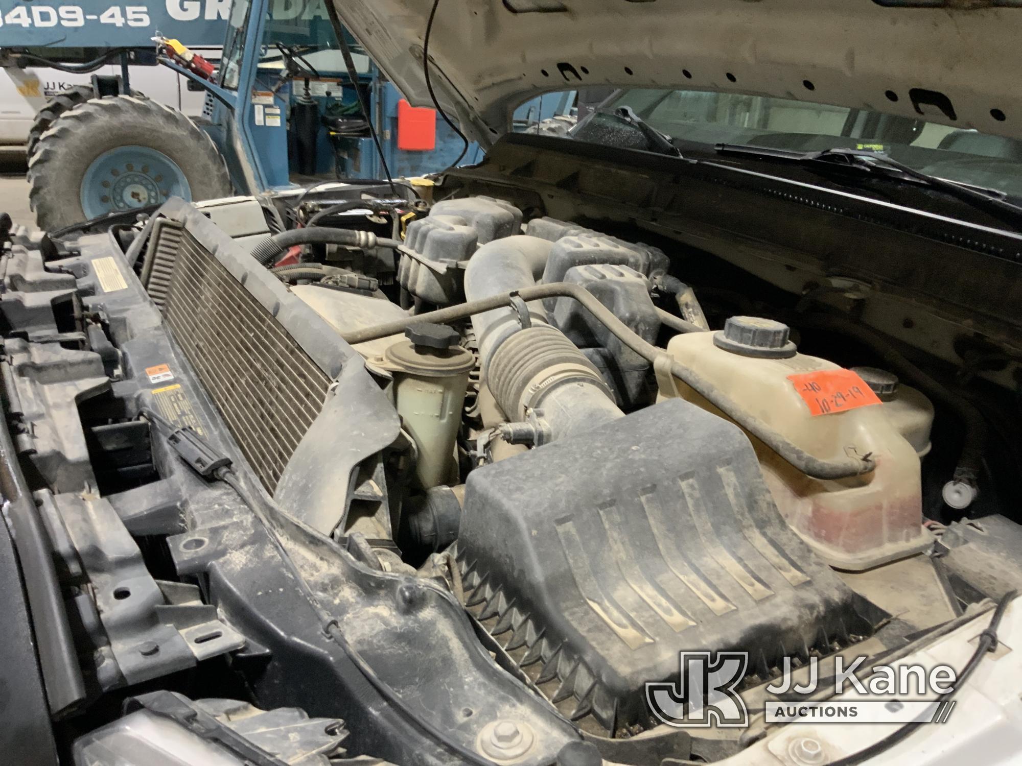 (Fort Wayne, IN) 2015 Ford F250 4x4 Crew-Cab Pickup Truck Runs & Moves) (Check Engine Light On, Body