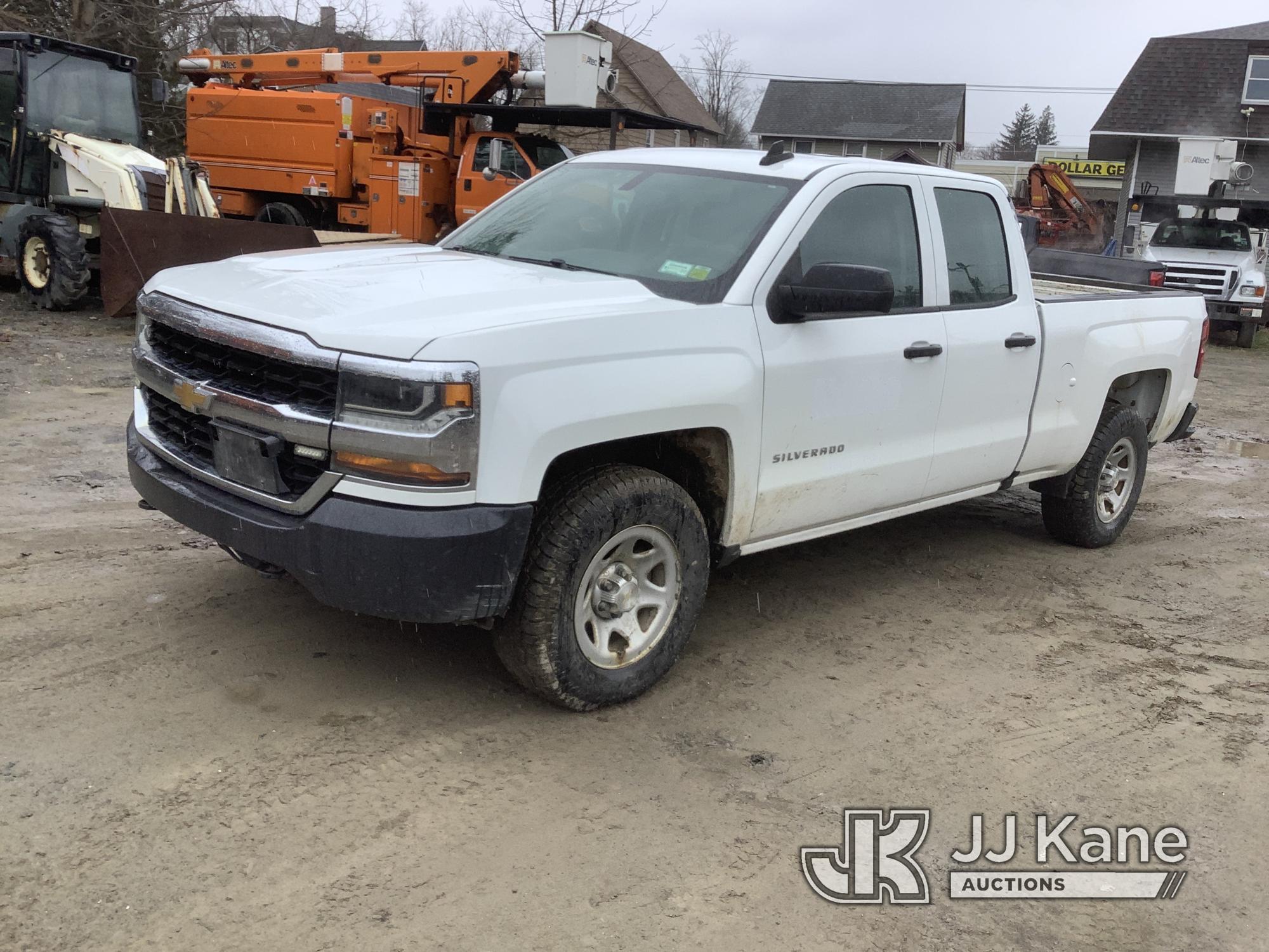 (Deposit, NY) 2017 Chevrolet Silverado 1500 4x4 Extended-Cab Pickup Truck Runs & Moves) (Leaking Sen