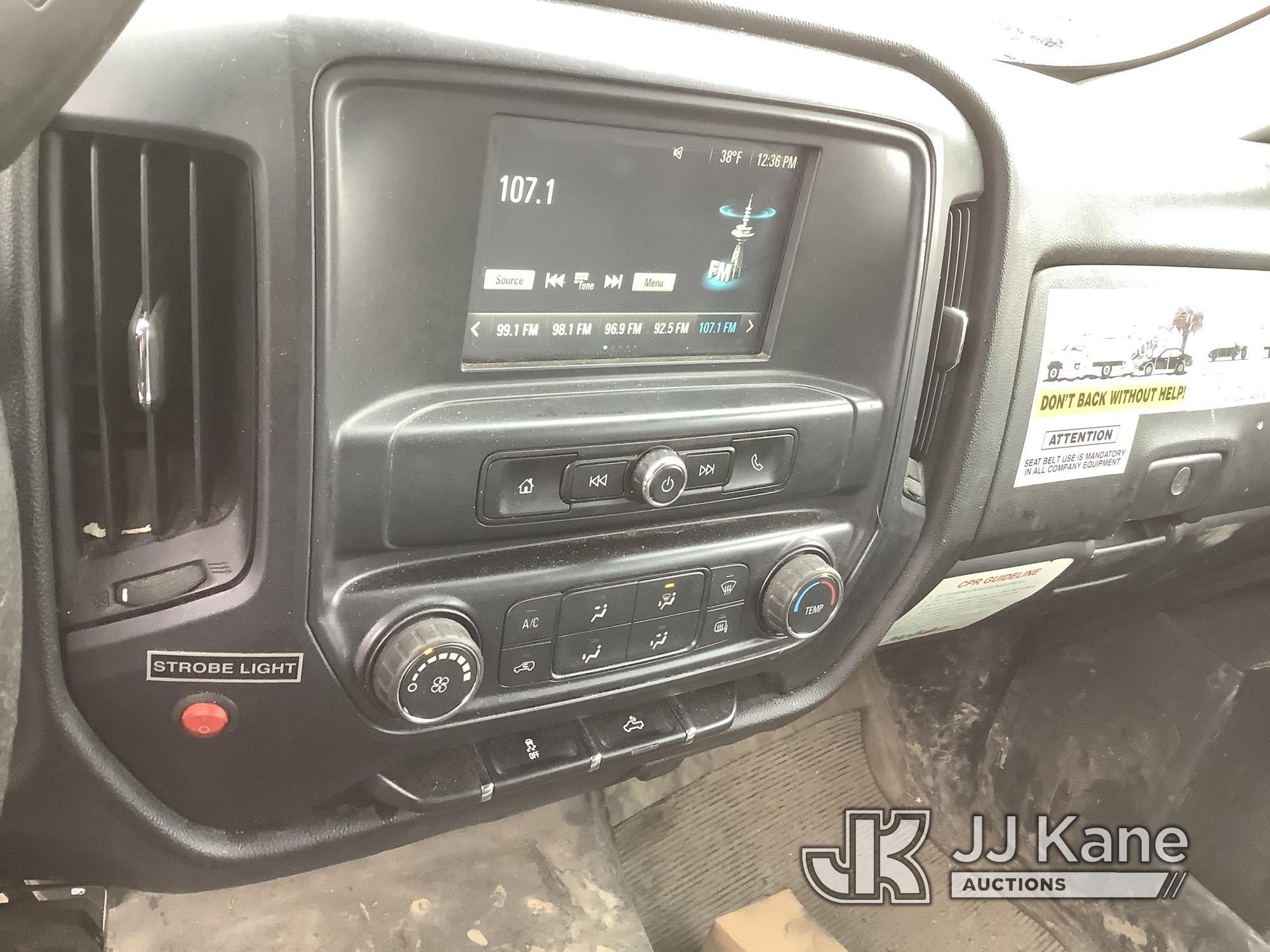 (Deposit, NY) 2017 Chevrolet Silverado 1500 4x4 Extended-Cab Pickup Truck Runs & Moves) (Leaking Sen