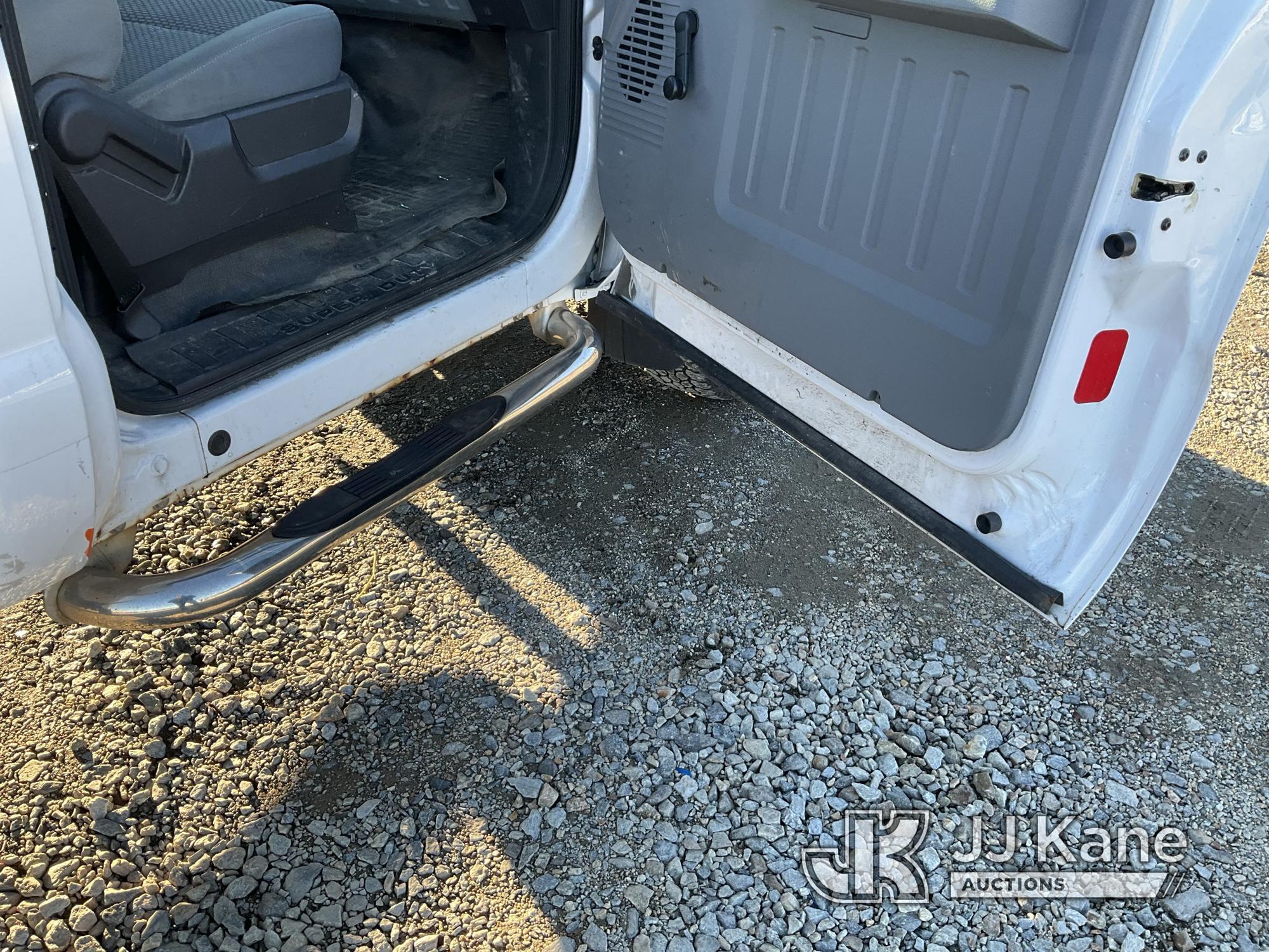 (Shrewsbury, MA) 2015 Ford F250 4x4 Pickup Truck Runs & Moves) (Body & Rust Damage