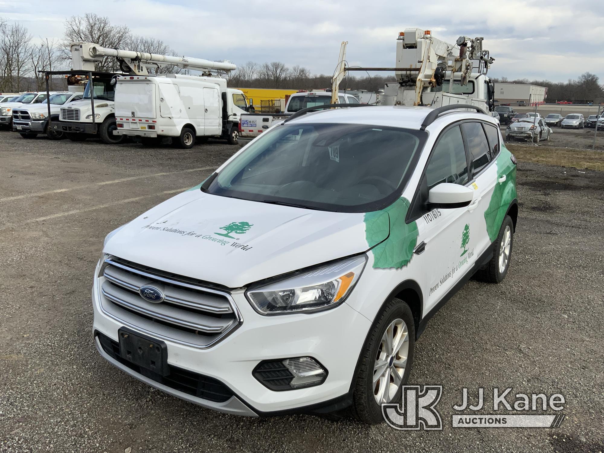(Ashland, OH) 2018 Ford Escape AWD 4-Door Sport Utility Vehicle Runs & Moves) (Body Damage