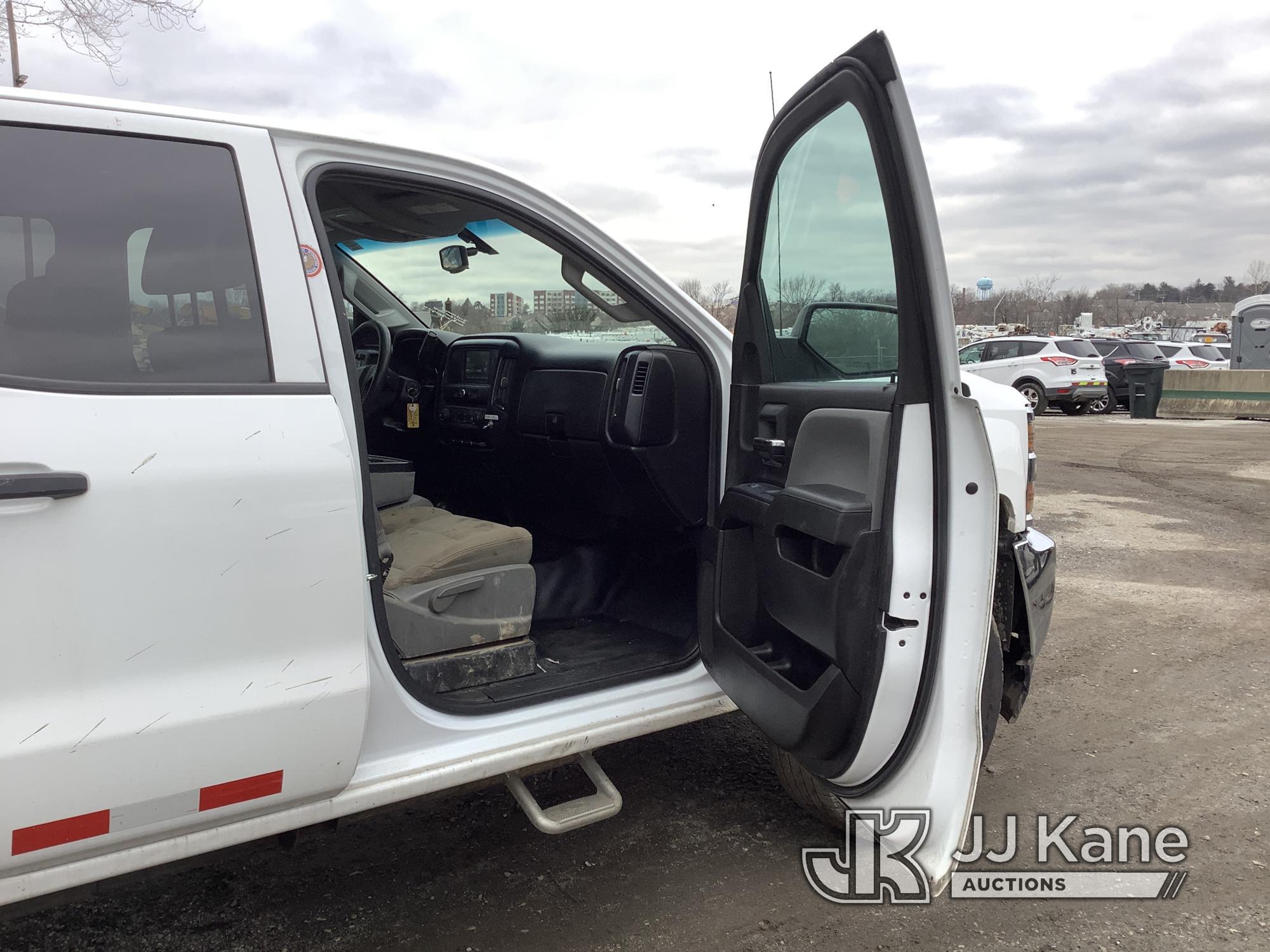 (Plymouth Meeting, PA) 2016 Chevrolet Silverado 2500HD 4x4 Extended-Cab Pickup Truck Runs & Moves, B