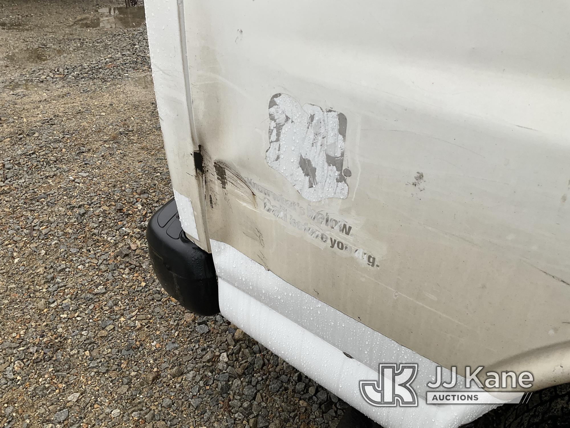 (Shrewsbury, MA) 2013 GMC Savana G1500 AWD Cargo Van Runs & Moves) (Sporadically Starts, Bad Battery