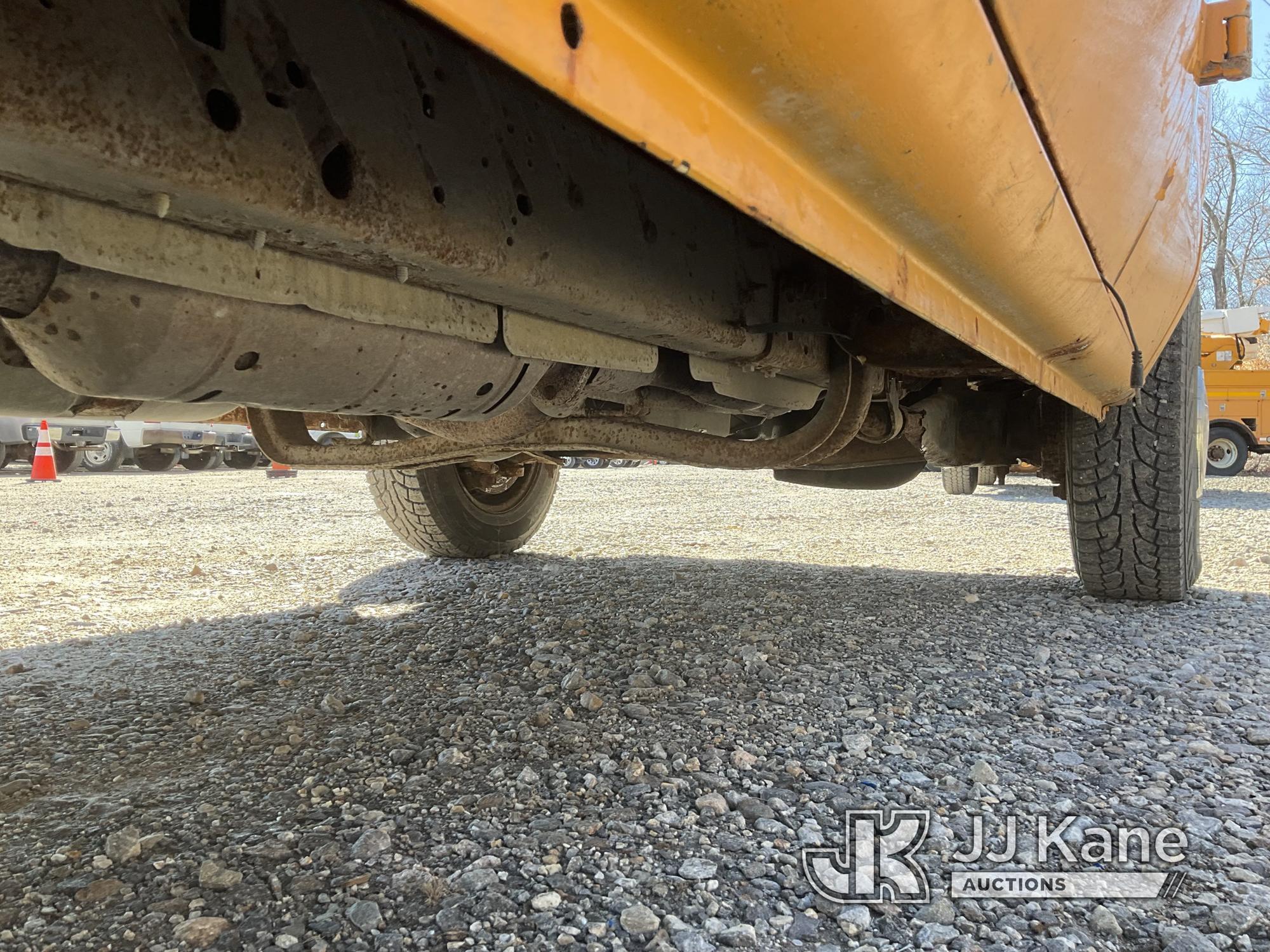 (Shrewsbury, MA) 2002 Ford E250 Cargo Van Runs & Moves) (Rust Damage, Worn Drivers Side Door Handle