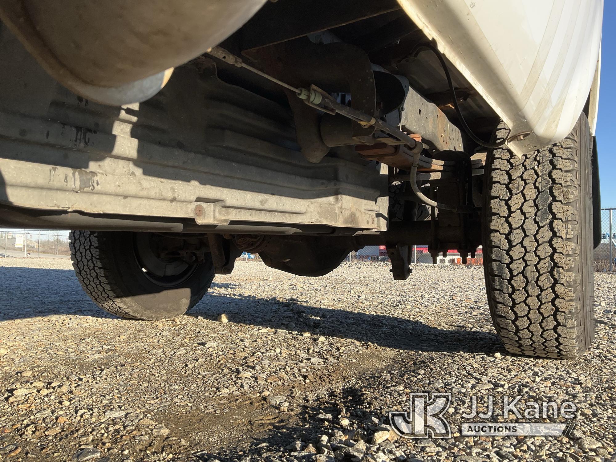 (Shrewsbury, MA) 2015 Ford F250 4x4 Pickup Truck Runs & Moves) (Body & Rust Damage