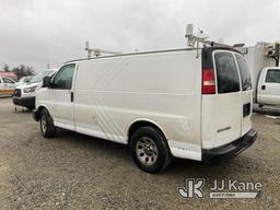 (Shrewsbury, MA) 2013 GMC Savana G1500 AWD Cargo Van Runs & Moves) (Sporadically Starts, Bad Battery