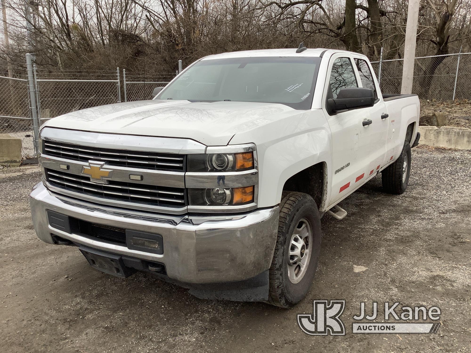 (Plymouth Meeting, PA) 2016 Chevrolet Silverado 2500HD 4x4 Extended-Cab Pickup Truck Runs & Moves, B