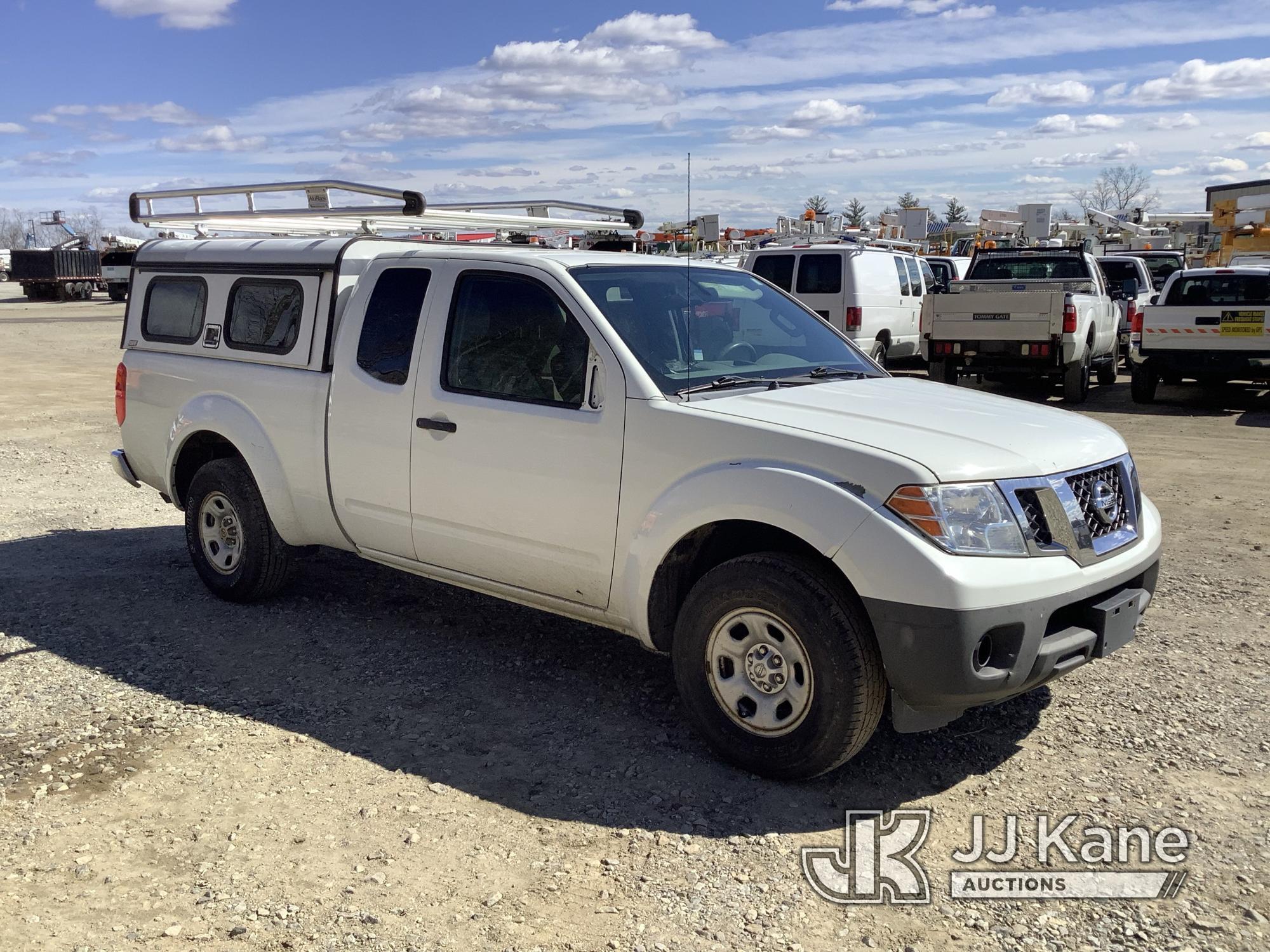 (Shrewsbury, MA) 2016 Nissan Frontier Extended-Cab Pickup Truck Runs & Moves) (Body & Rust Damage, M