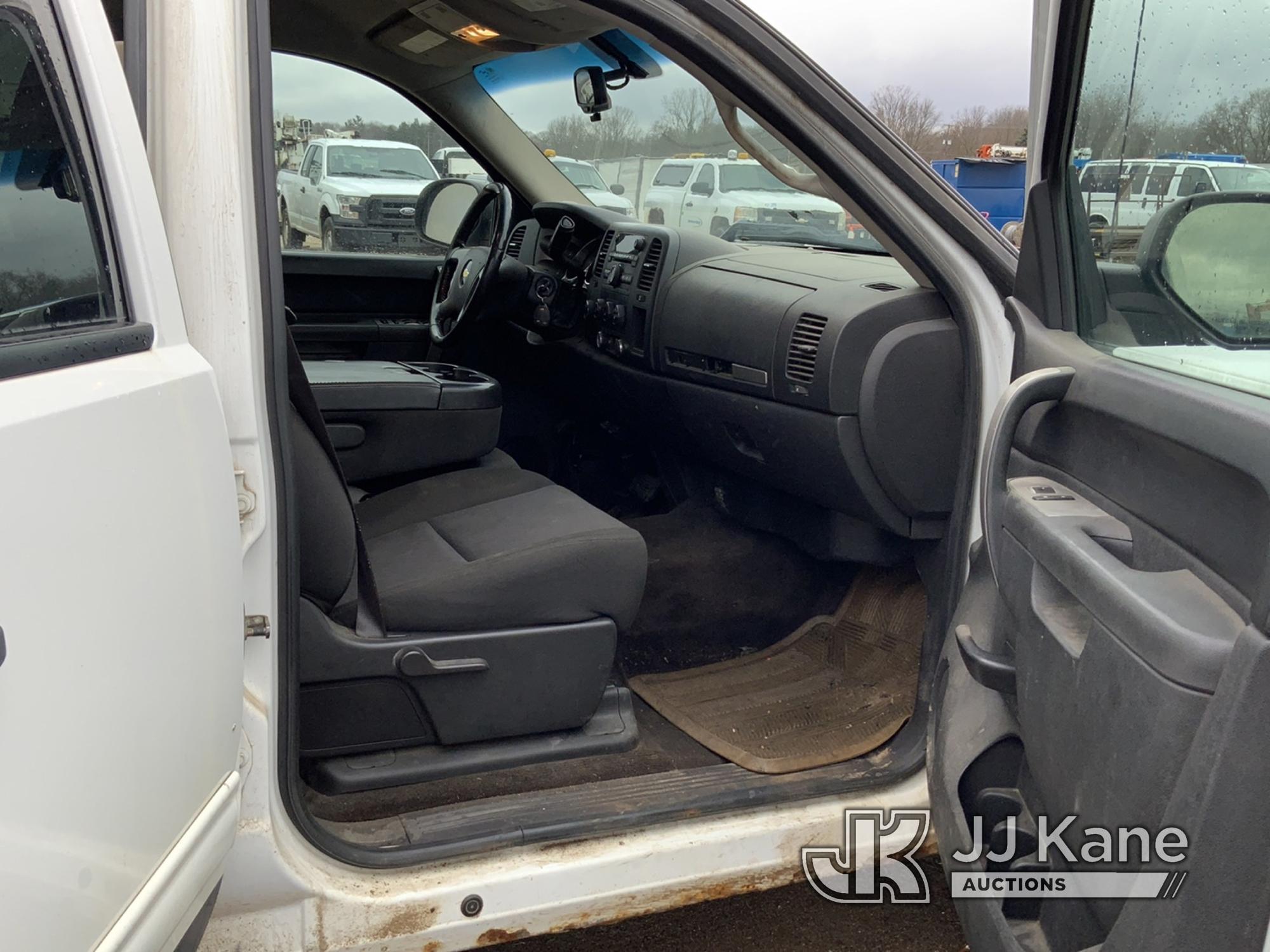 (Charlotte, MI) 2010 Chevrolet Silverado 1500 4x4 Crew-Cab Pickup Truck Runs, Moves, Rust, Body Dama