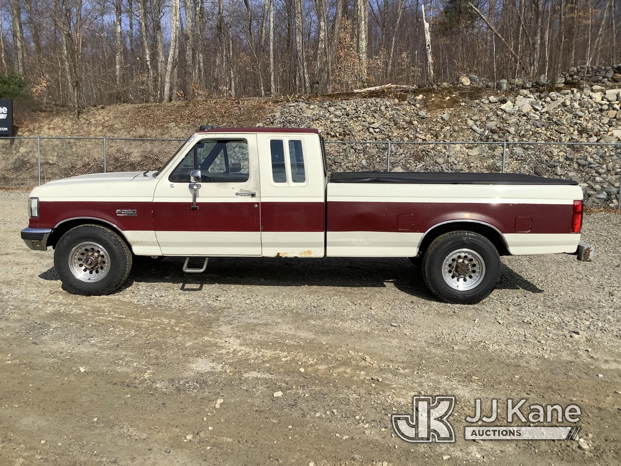 (Shrewsbury, MA) 1988 Ford F250 Extended-Cab Pickup Truck Runs & Moves) (Body & Rust Damage, Parts I