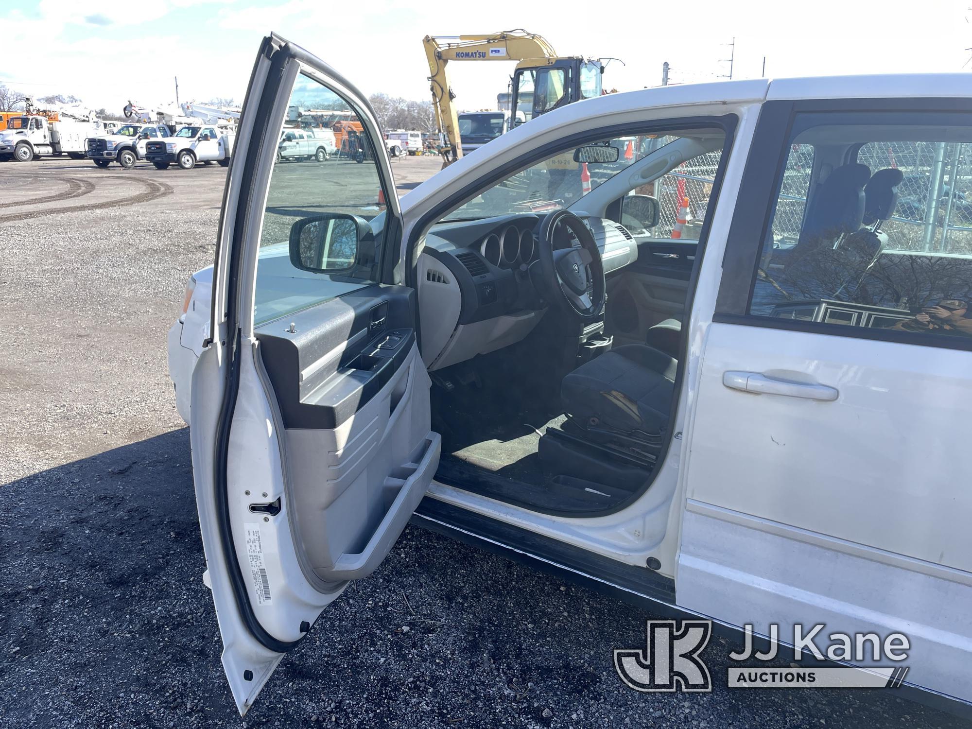 (Plymouth Meeting, PA) 2010 Dodge Grand Caravan Mini Passenger Van Runs & Moves, Engine Light On, Bo