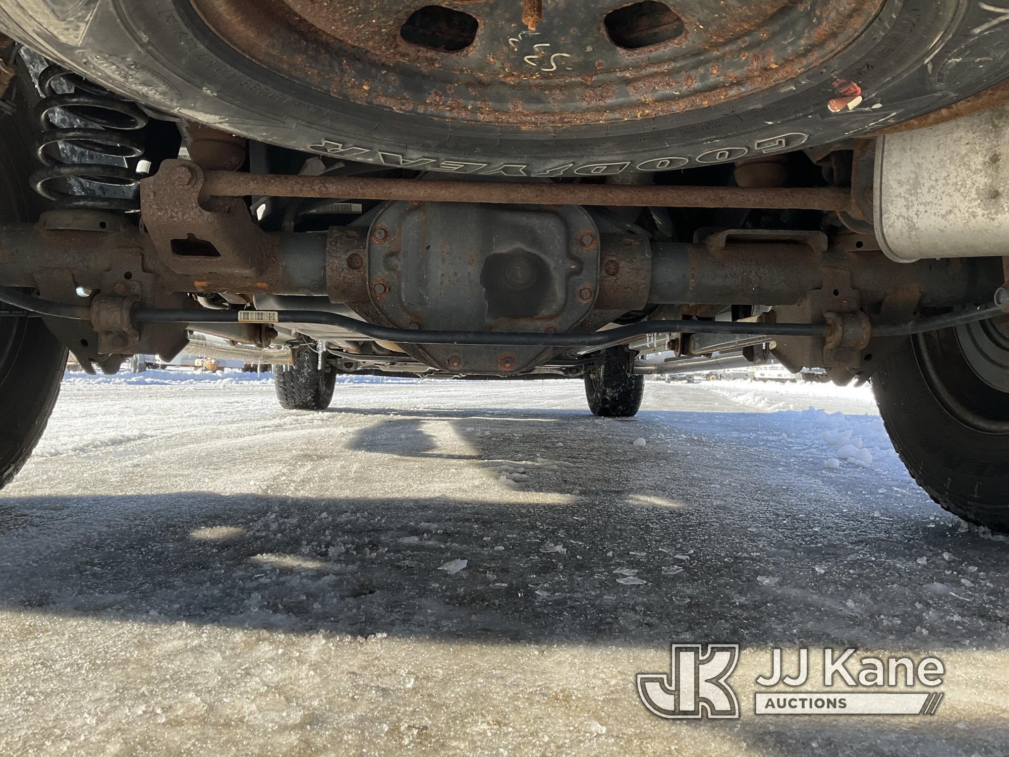 (Shrewsbury, MA) 2014 RAM 1500 4x4 Extended-Cab Pickup Truck Runs & Moves) (Rust Damage